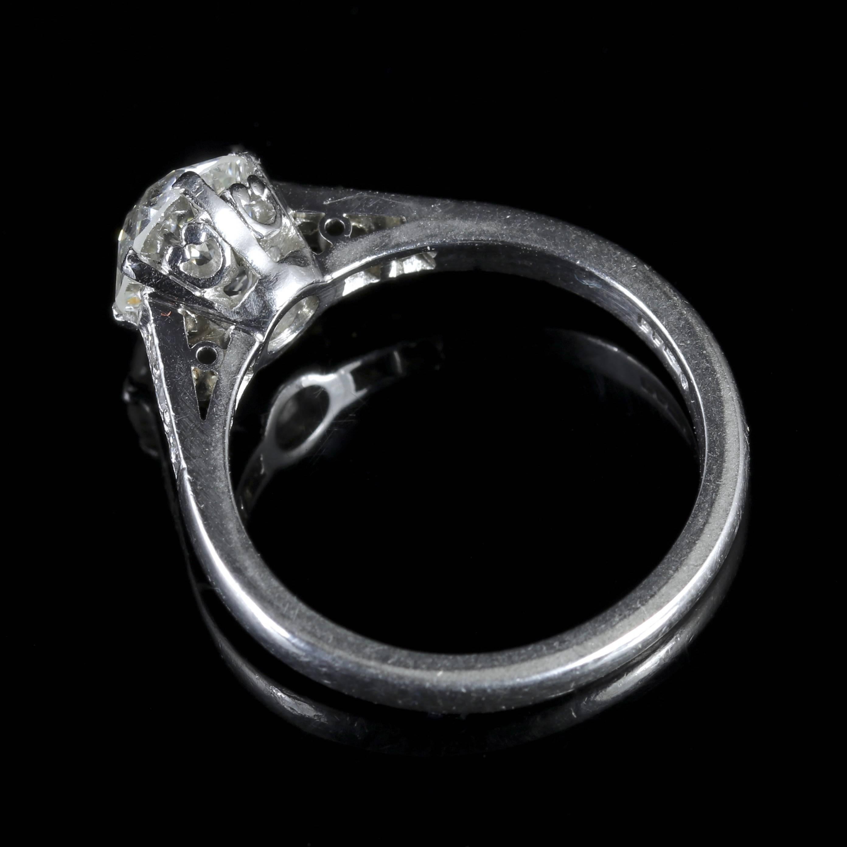 Antique Edwardian Platinum 1.58 Carat Solitaire Diamond Ring, circa 1915 For Sale 2