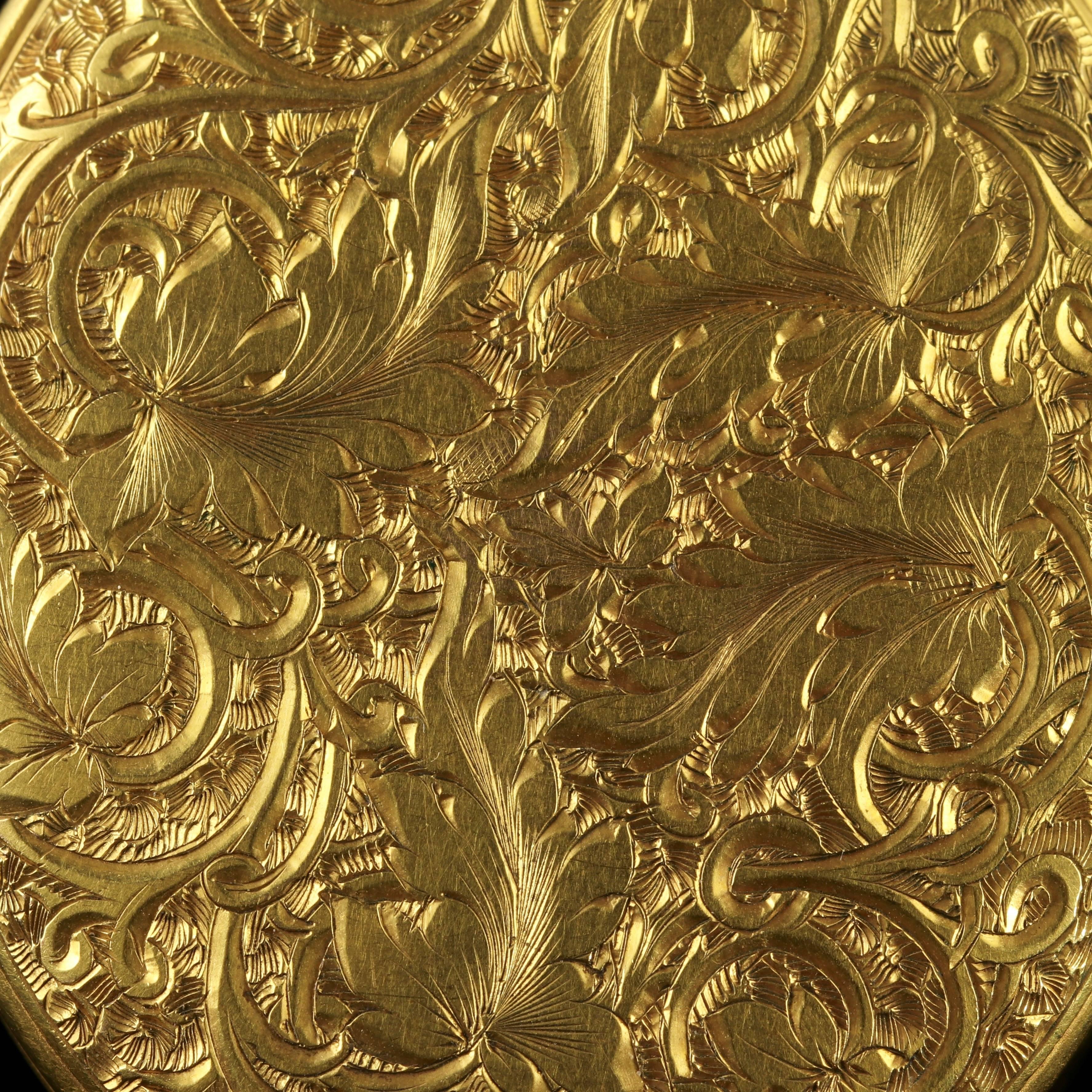Antique Victorian Large 15 Carat Gold Locket, circa 1900 In Excellent Condition In Lancaster, Lancashire