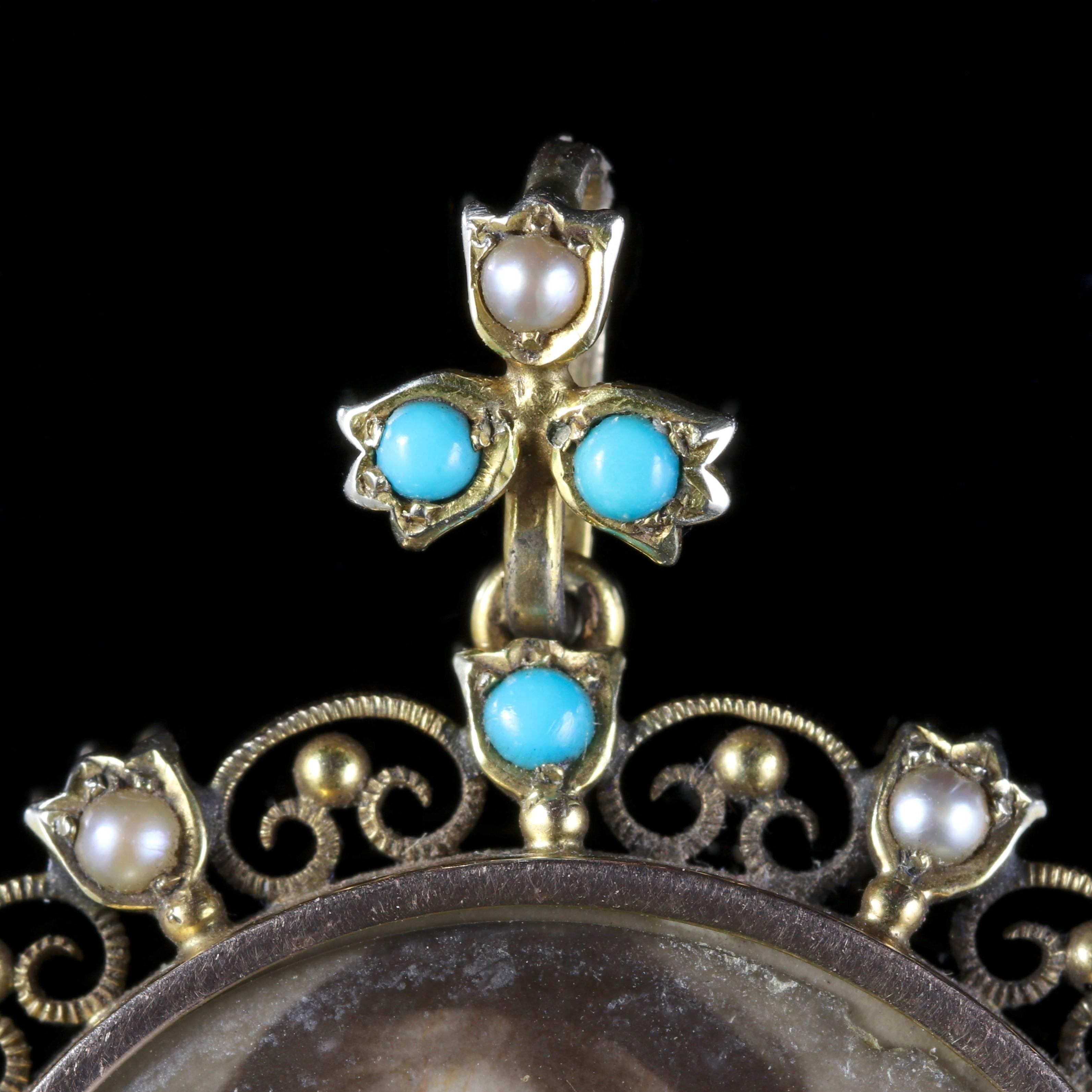 Antique Victorian Turquoise Pearl Gold Picture Pendant Locket, circa 1900 In Excellent Condition For Sale In Lancaster, Lancashire
