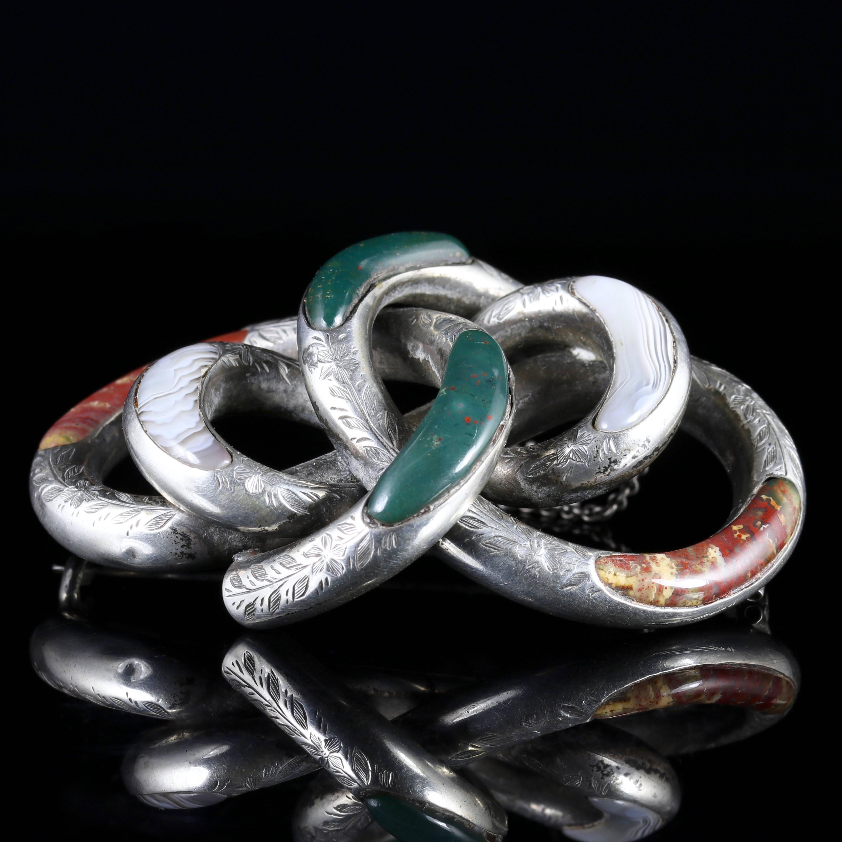 Antique Victorian Scottish Agate Knot Brooch, circa 1860 In Excellent Condition In Lancaster, Lancashire