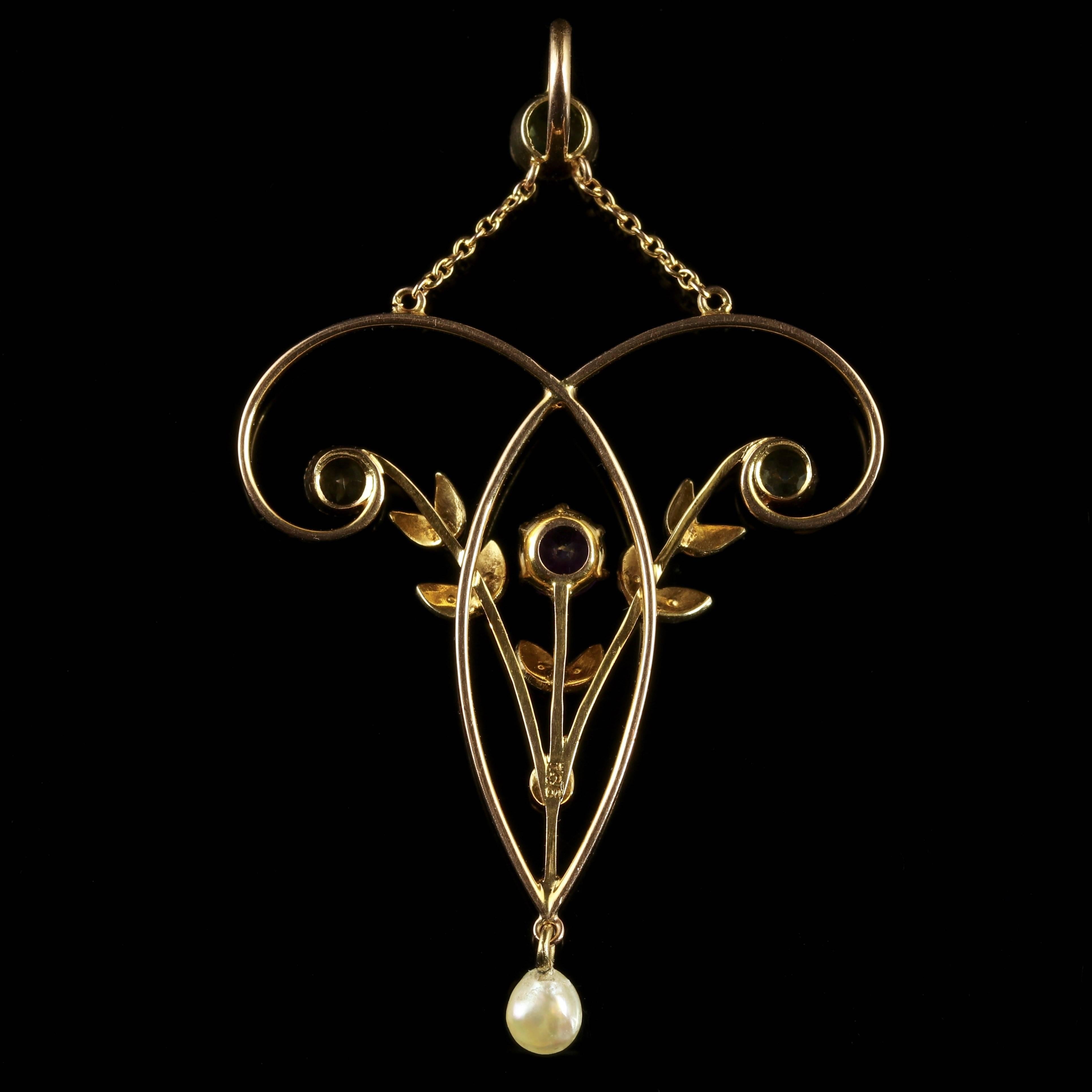 Antique Victorian Suffragette 9 Carat Gold Pendant, circa 1900 In Excellent Condition In Lancaster, Lancashire