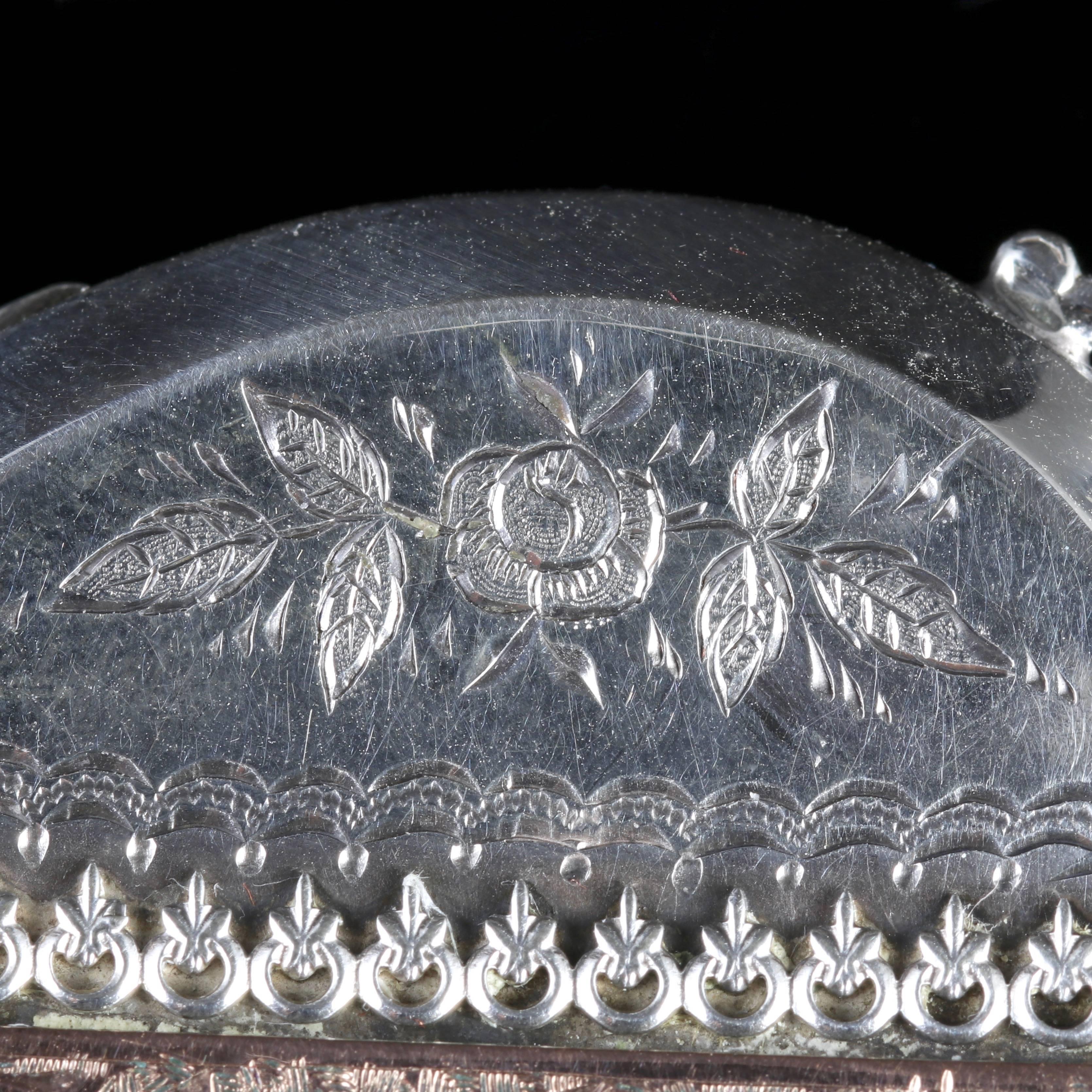 Antique Silver Gold Victorian Locket Dated 1883 In Excellent Condition In Lancaster, Lancashire