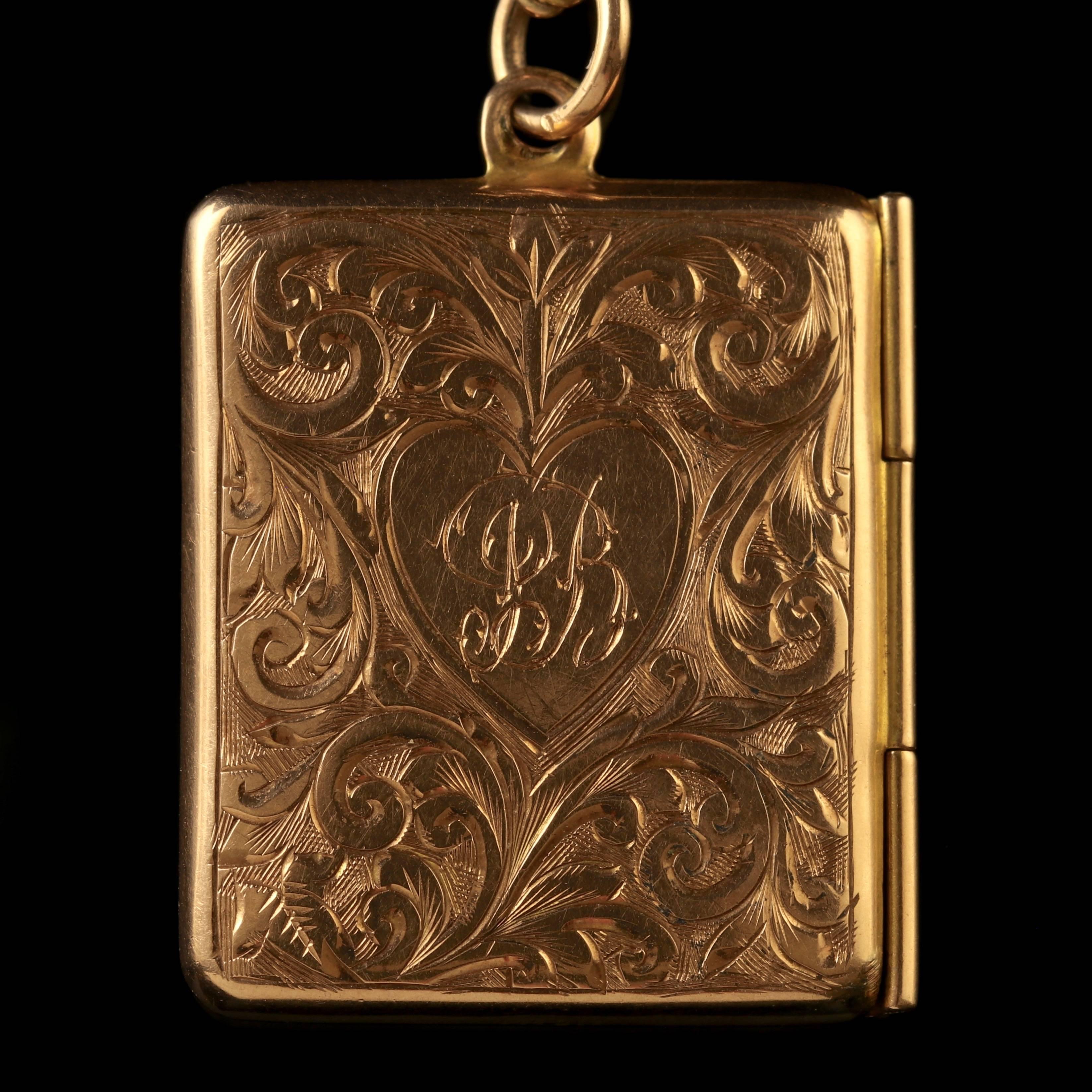 Antique Victorian Rose Gold Stamp Case and Chain Dated Chester, 1909 In Excellent Condition In Lancaster, Lancashire