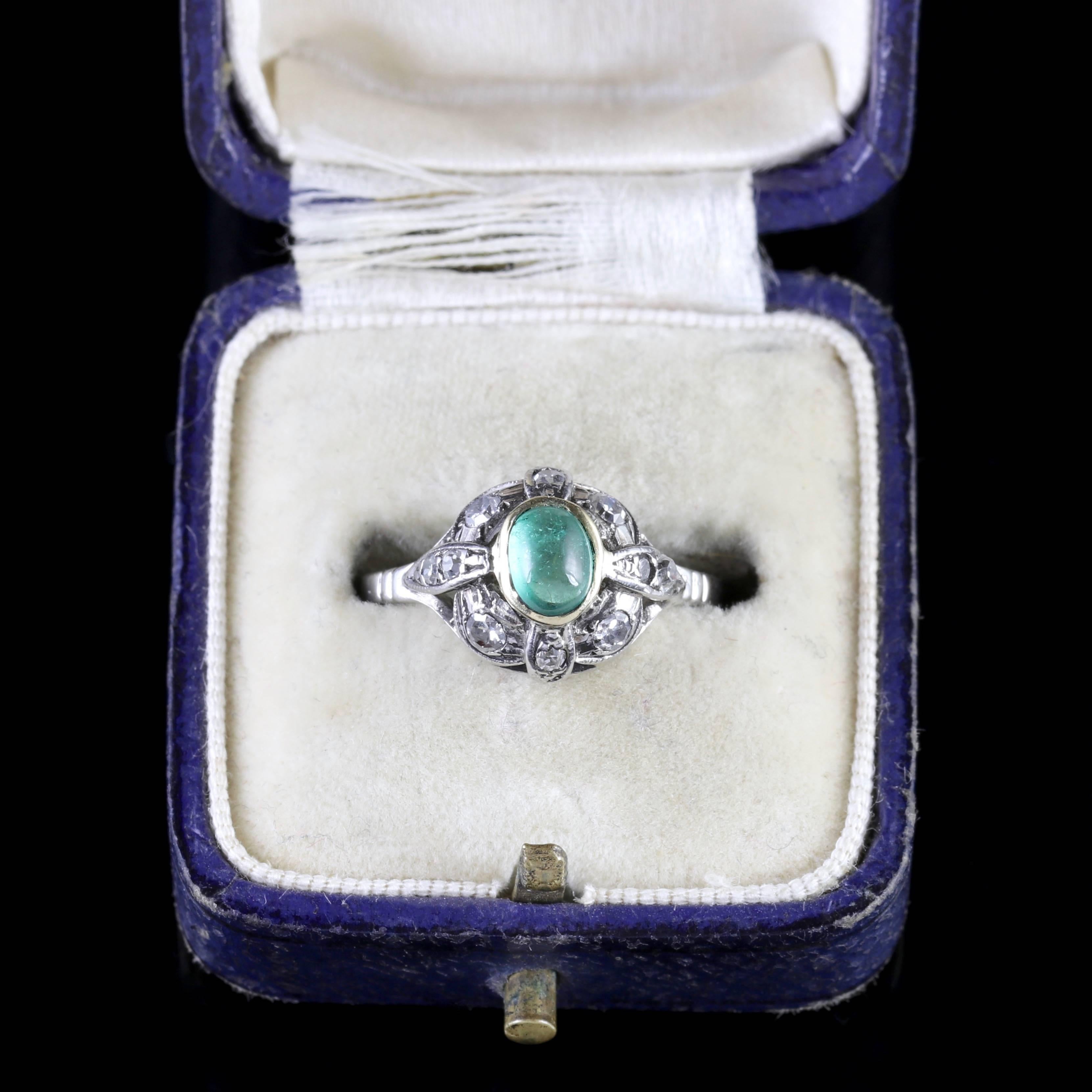 Antique Art Deco Emerald Diamond Platinum Ring, circa 1920 3