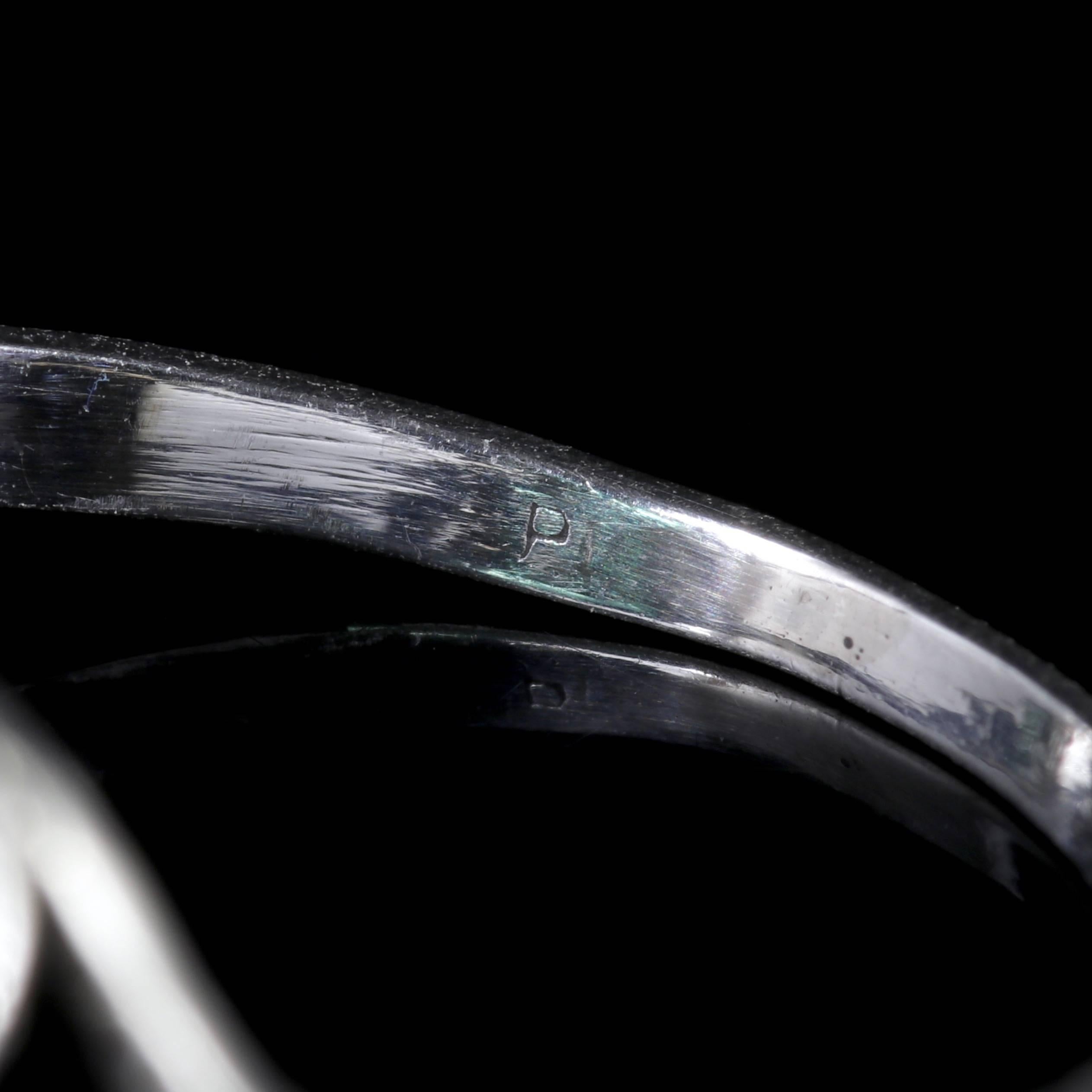 Antique Art Deco Emerald Diamond Platinum Ring, circa 1920 1