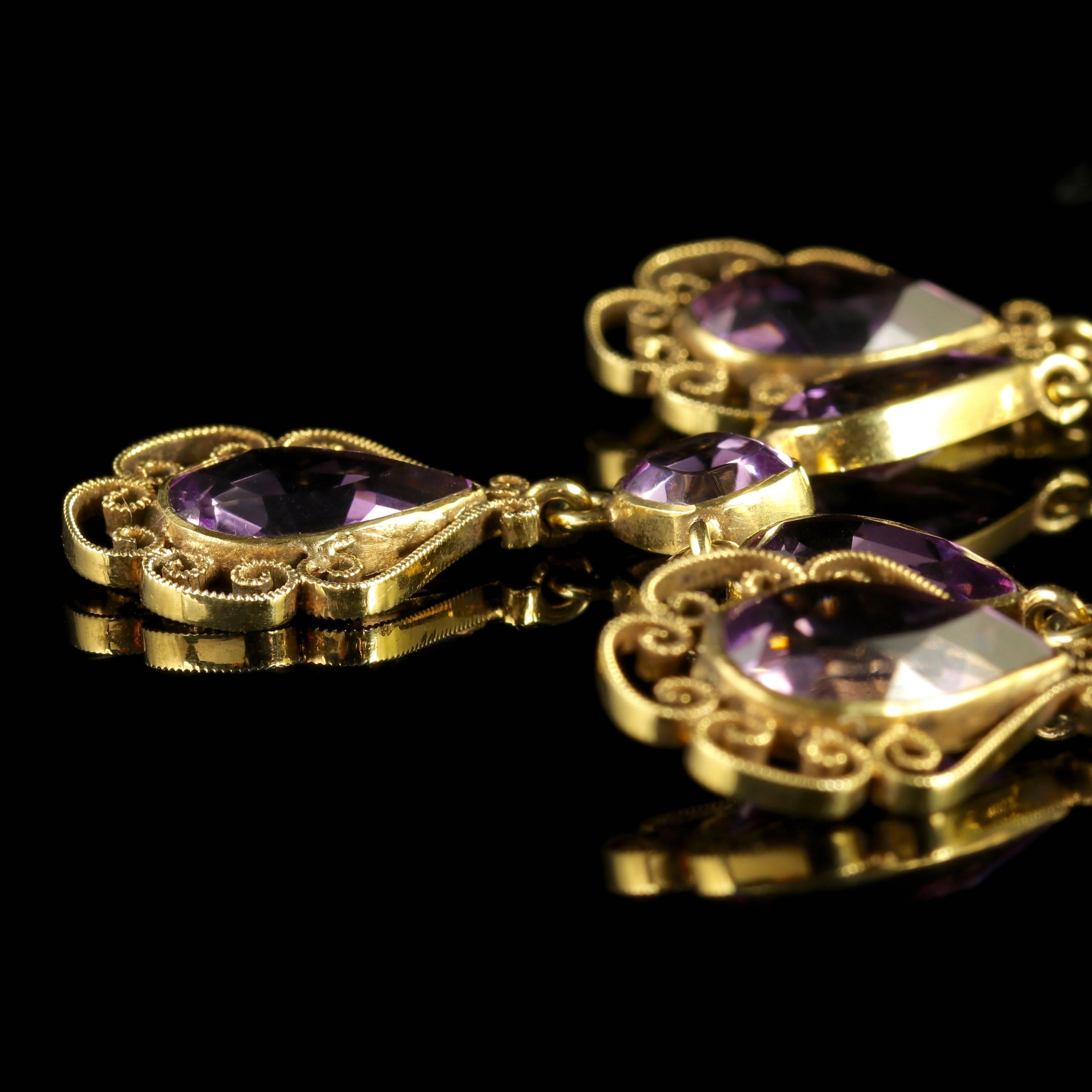 Women's Antique Victorian Amethyst Gold Garland Necklace, circa 1900 For Sale