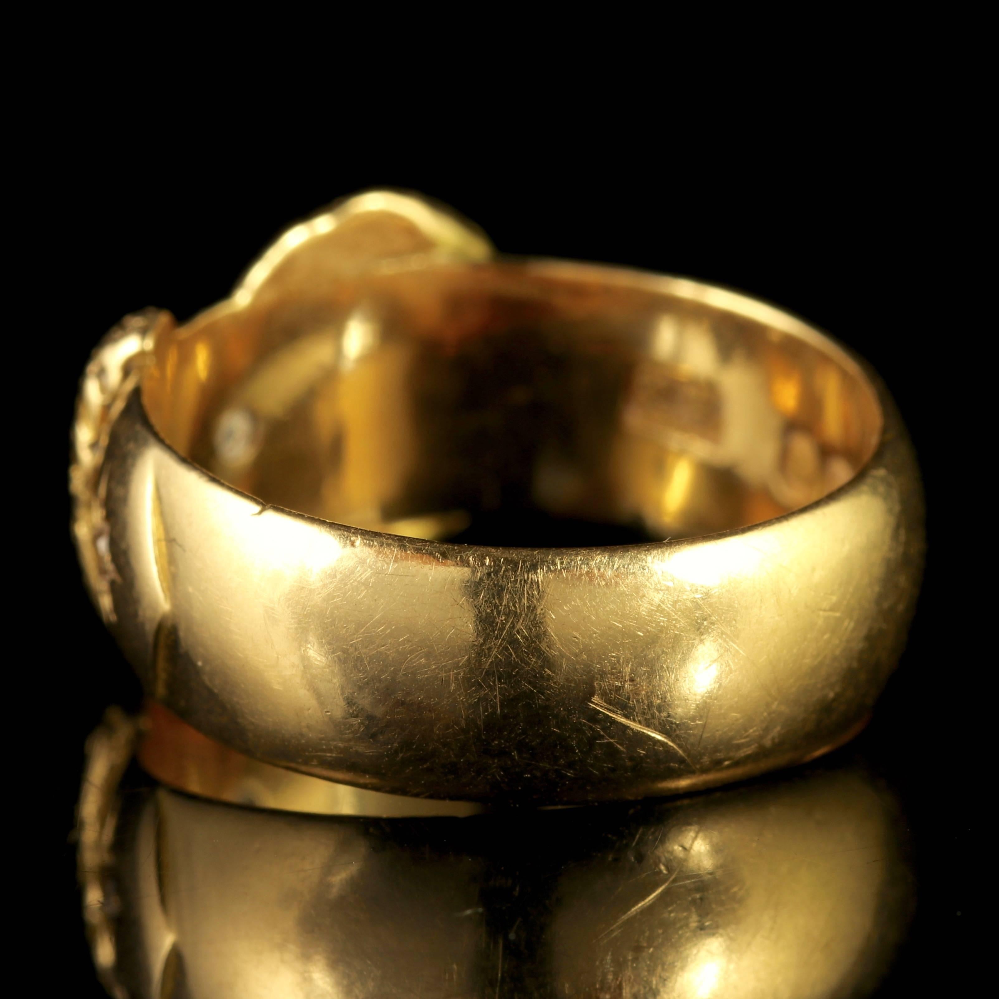 Edwardian Diamond Buckle Ring 18 Carat Gold Dated London 1915 Wedding Ring In Excellent Condition For Sale In Lancaster, Lancashire