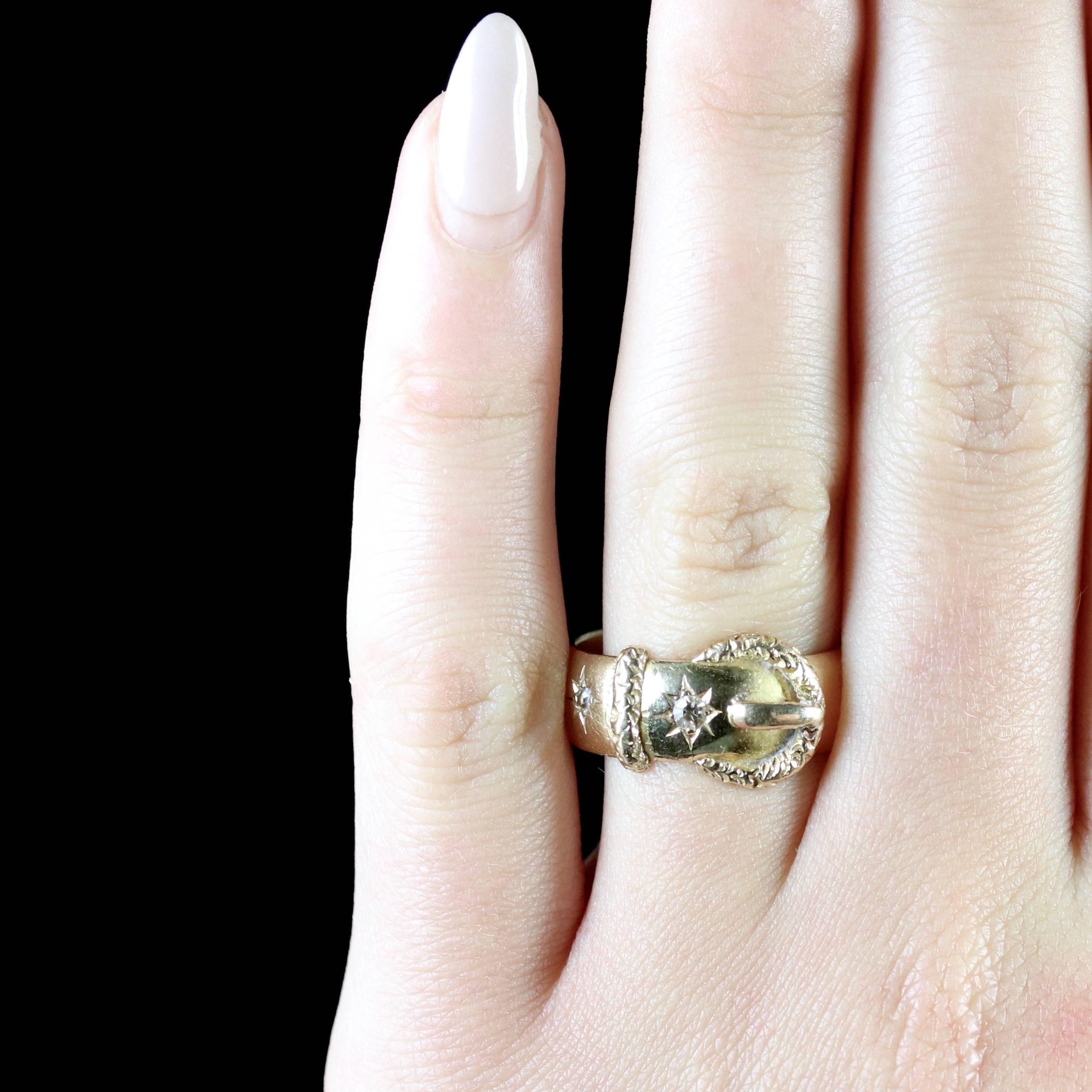 Edwardian Diamond Buckle Ring 18 Carat Gold Dated London 1915 Wedding Ring For Sale 3