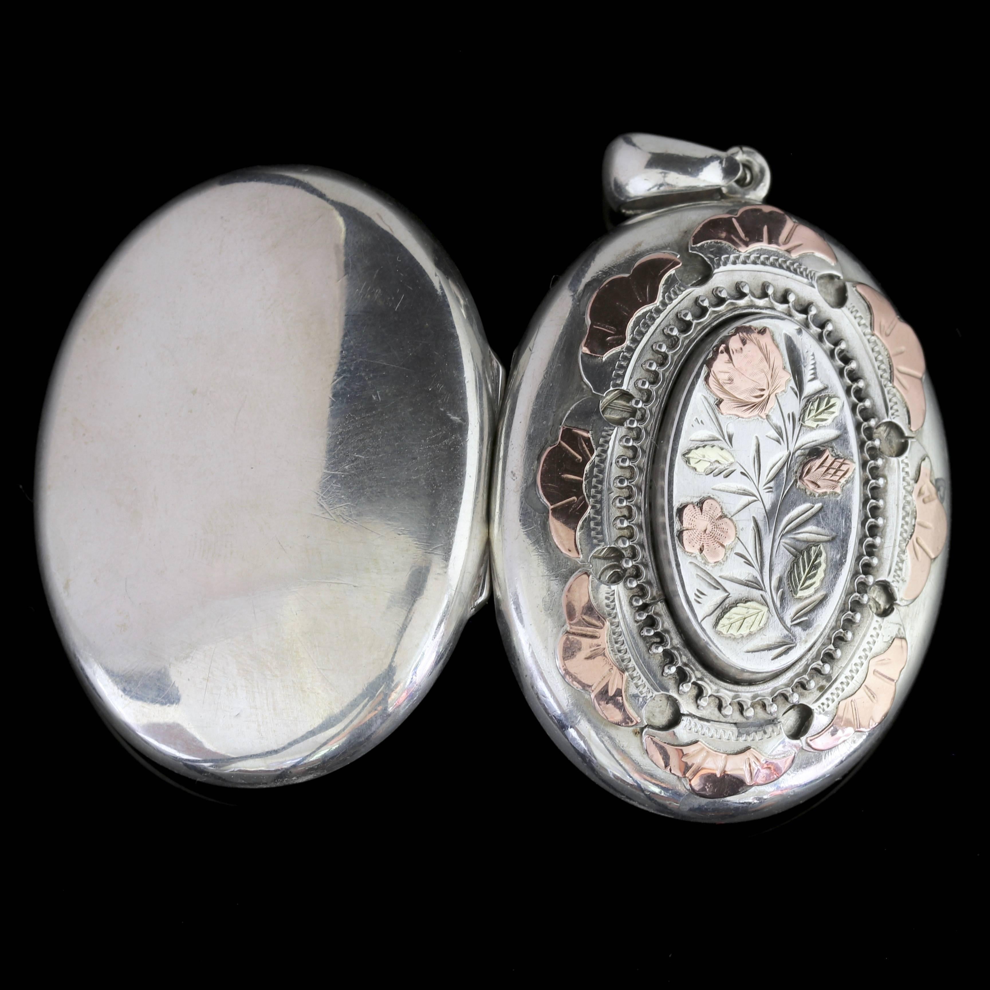 Antique Victorian Large Silver Locket Forget Me Not and Ivy, circa 1880 In Excellent Condition In Lancaster, Lancashire