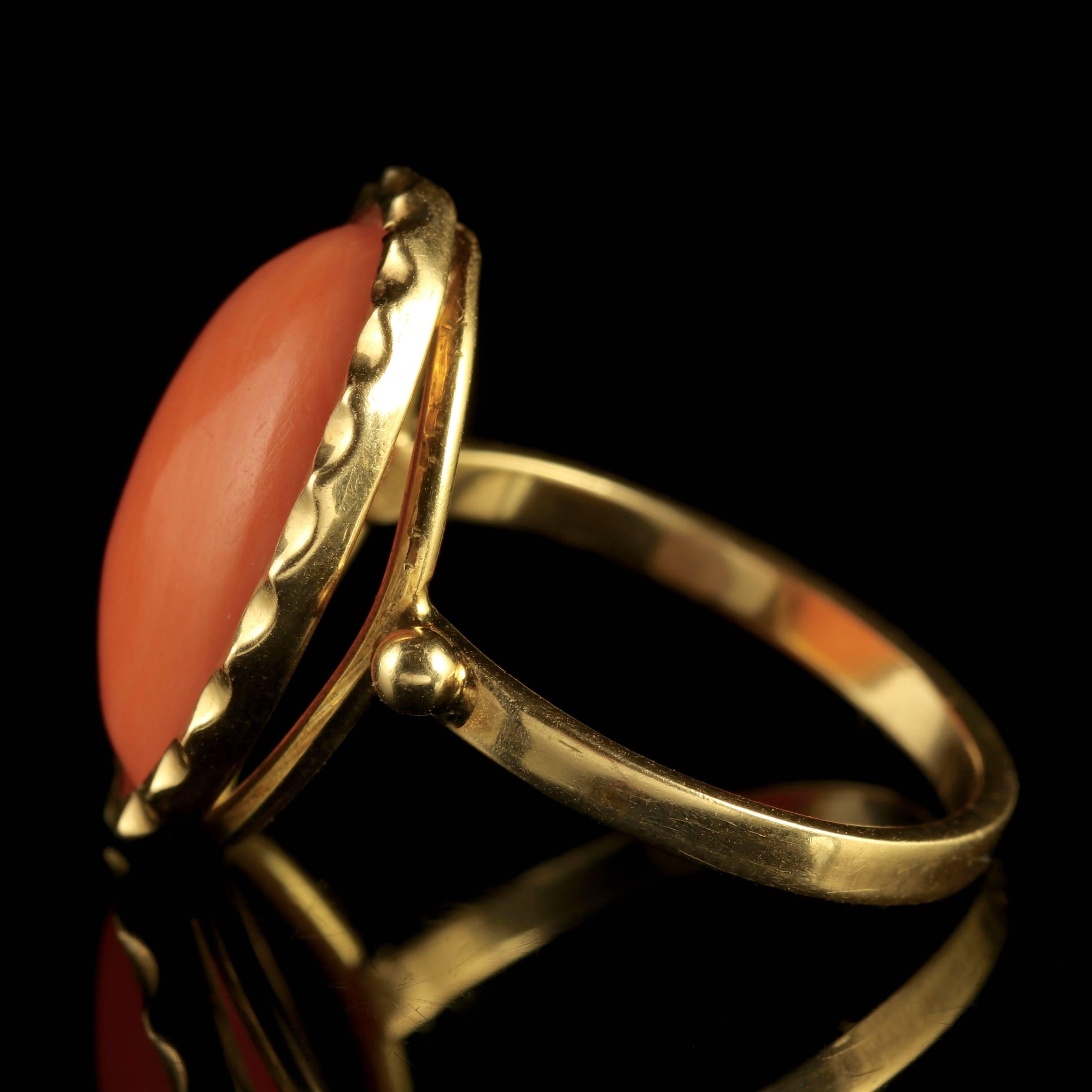 Antique Victorian 15 Carat Gold Coral Ring, circa 1900 In Excellent Condition For Sale In Lancaster, Lancashire