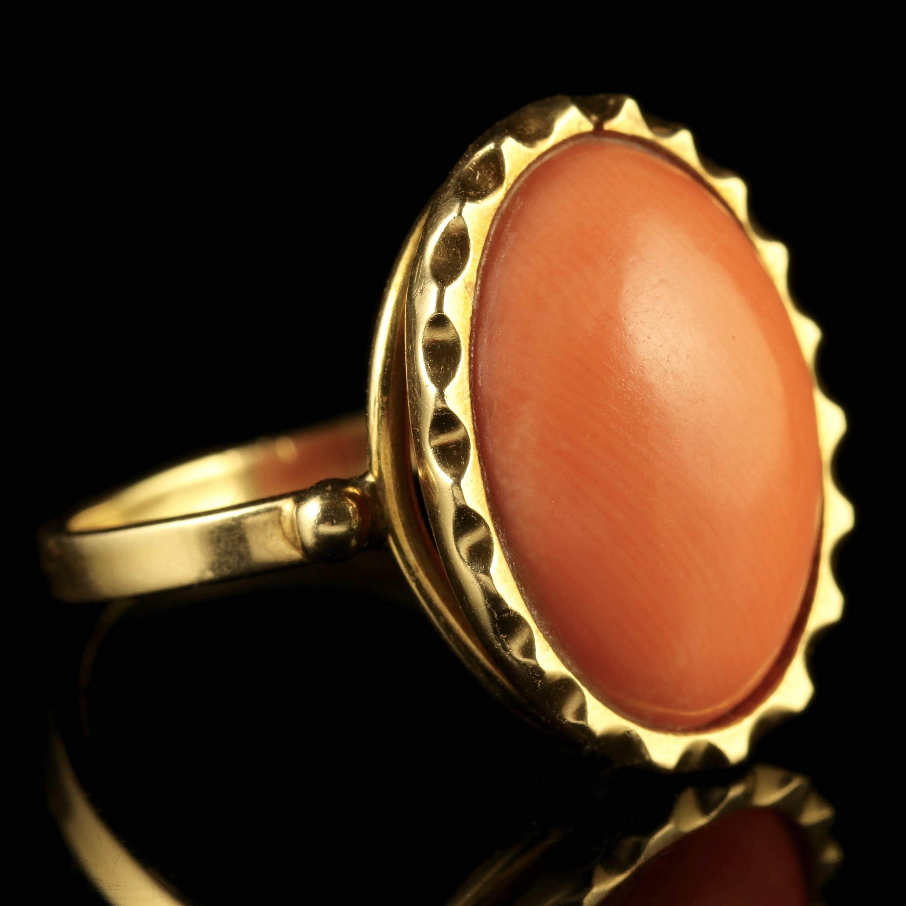Antique Victorian 15 Carat Gold Coral Ring, circa 1900 For Sale 1