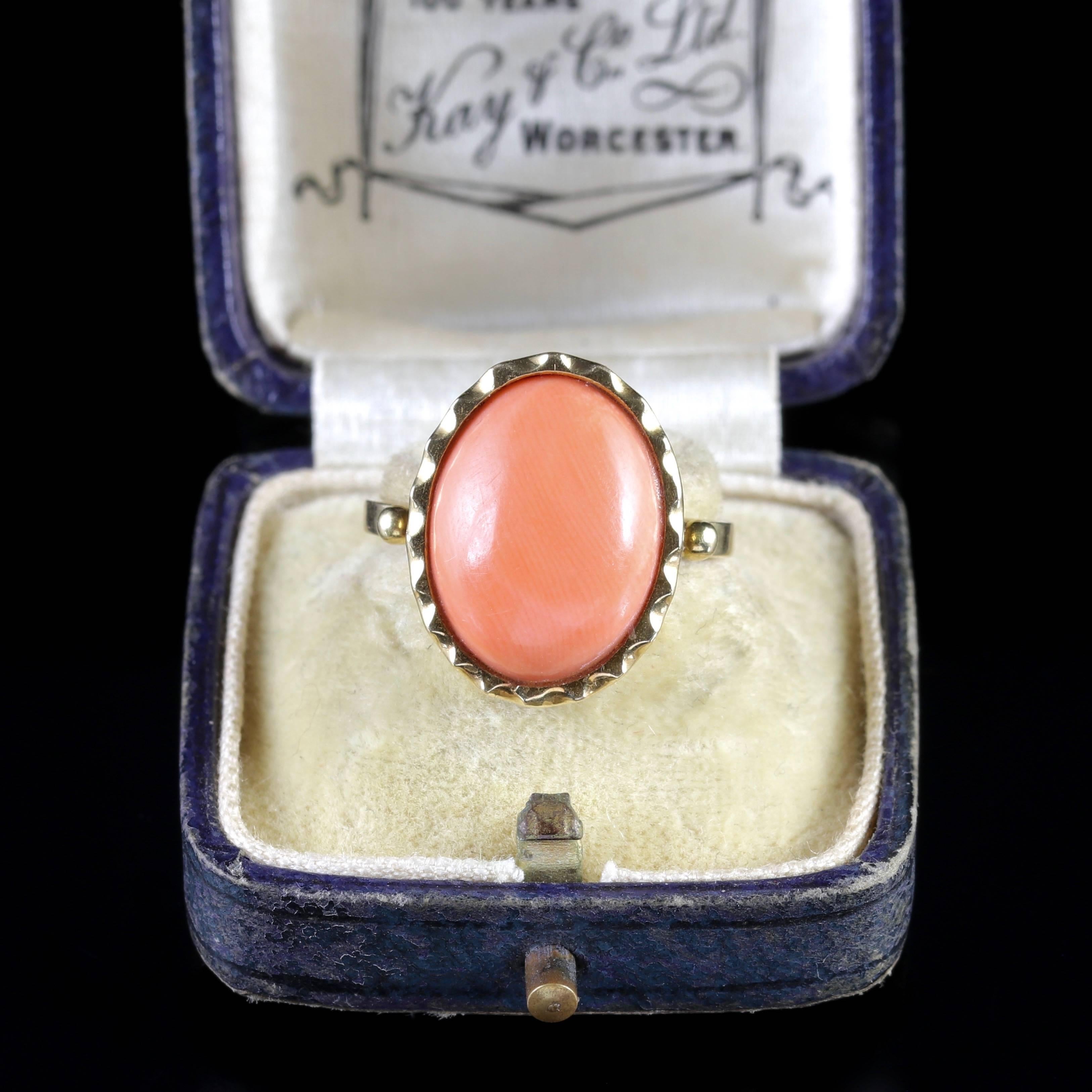 Antique Victorian 15 Carat Gold Coral Ring, circa 1900 For Sale 3