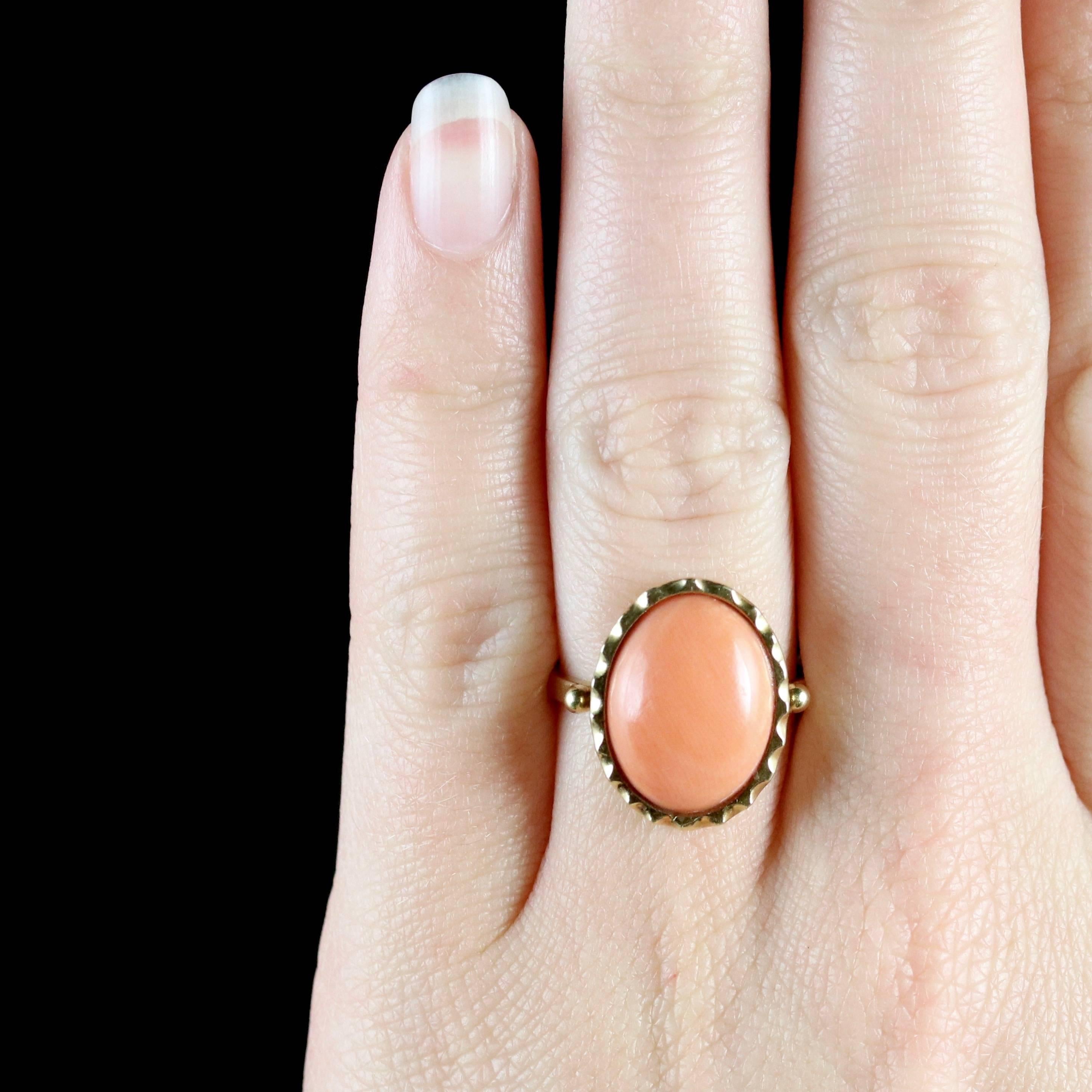 Antique Victorian 15 Carat Gold Coral Ring, circa 1900 For Sale 4