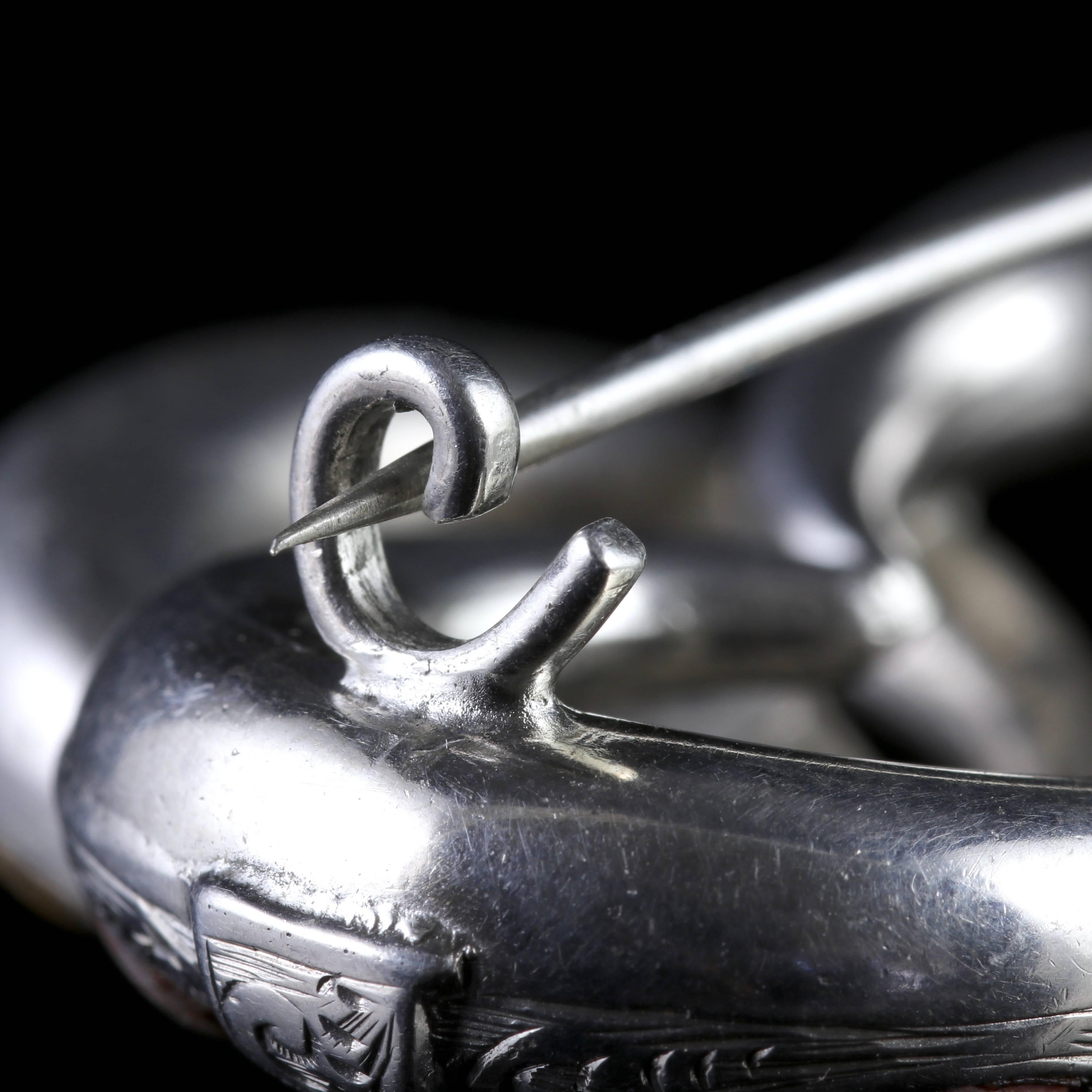 Antique Victorian Scottish Silver Agate Knot Brooch, circa 1860 3