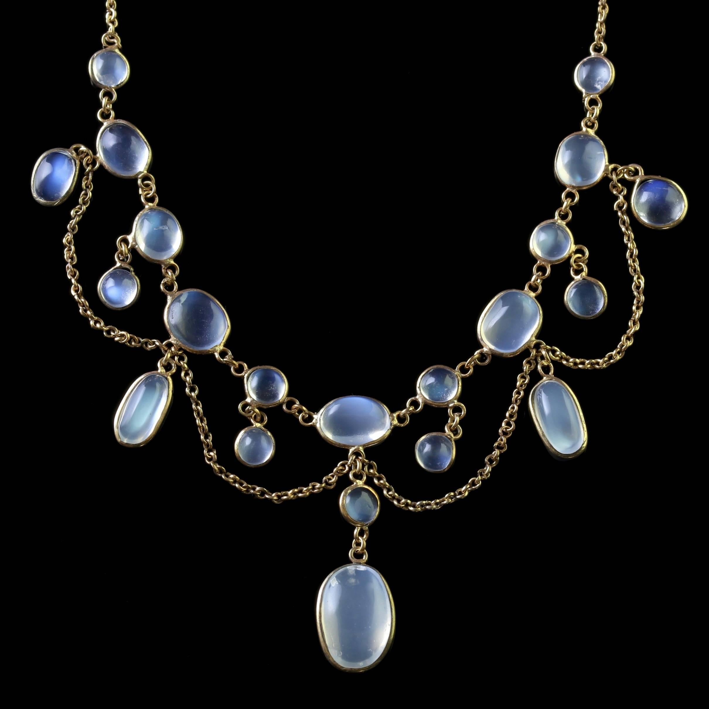 Antique Victorian Gold Moonstone Garland Necklace, circa 1900 In Excellent Condition In Lancaster, Lancashire