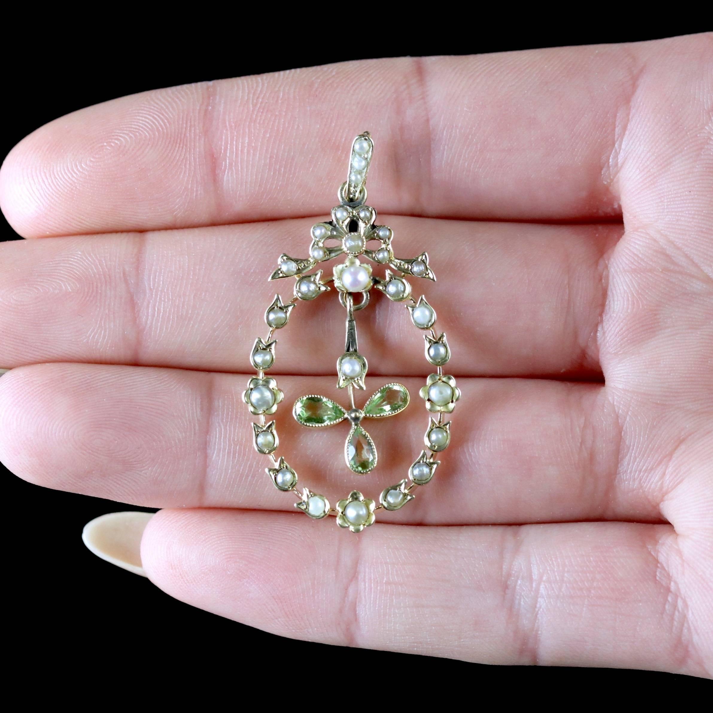 Antique Edwardian Peridot Pearl Pendant 18 Carat Gold For Sale 2