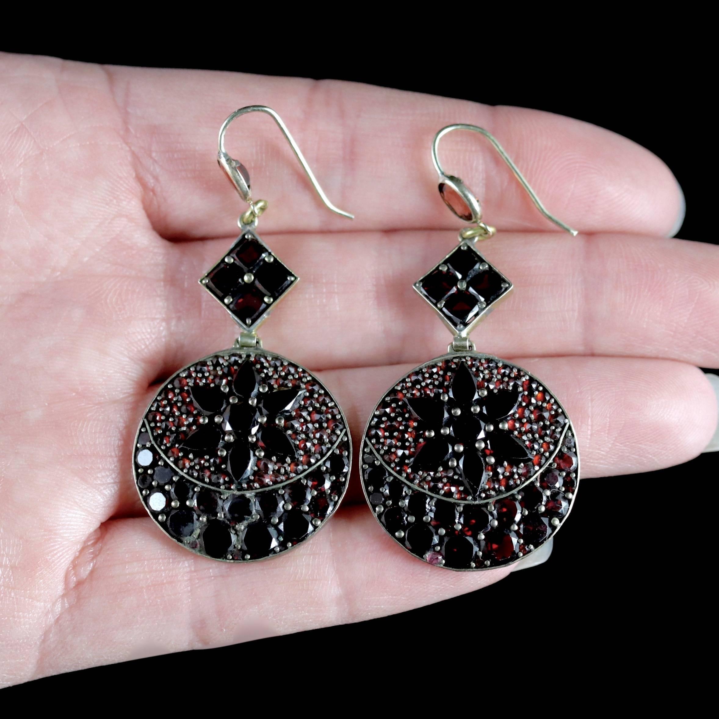 Antique Victorian Bohemian Garnet Gold Drop Earrings, circa 1900 2