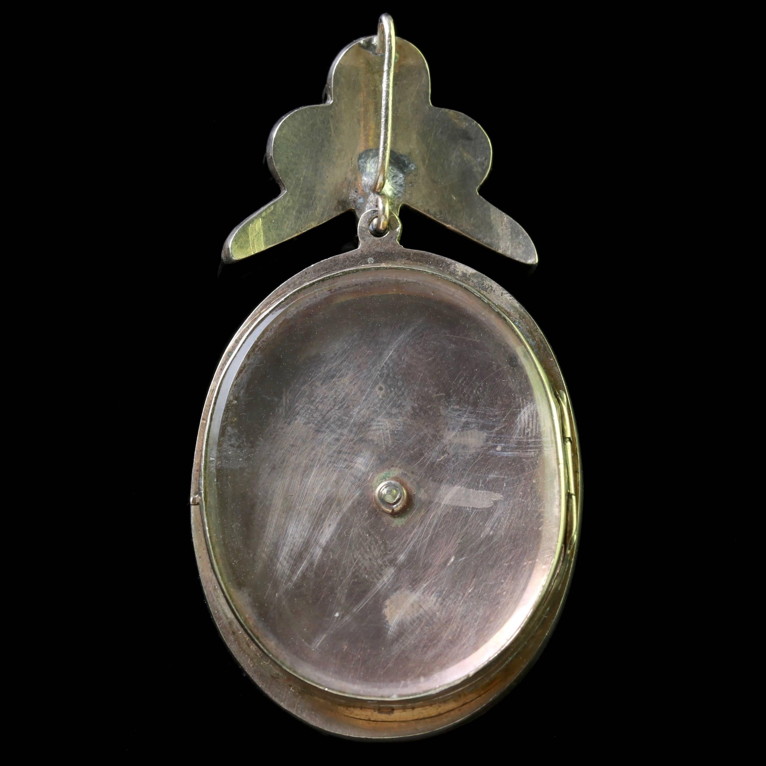 Antique Victorian Bohemian Garnet Gold Pearl Pendant Locket, circa 1880 In Excellent Condition In Lancaster, Lancashire