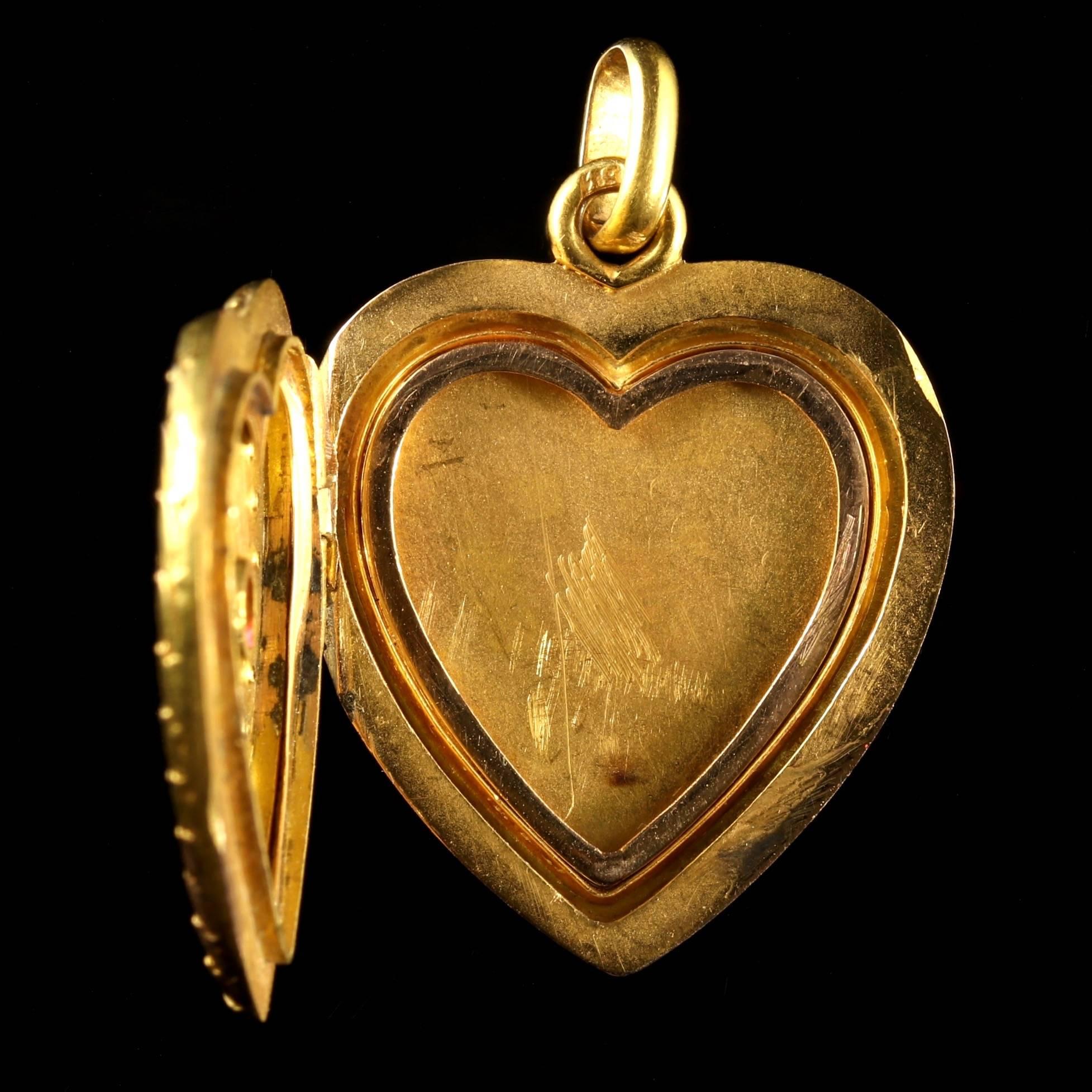 Antique Georgian Diamond Ruby Enamel 18ct Gold Heart Locket Pendant, circa 1830 In Excellent Condition In Lancaster, Lancashire