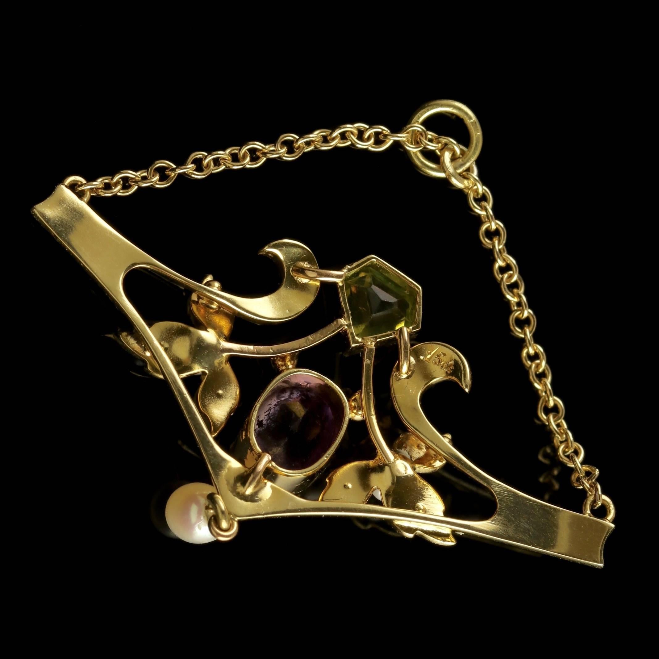 Antique Victorian 15 Carat Gold Suffragette Pendant, circa 1900 In Excellent Condition For Sale In Lancaster, Lancashire