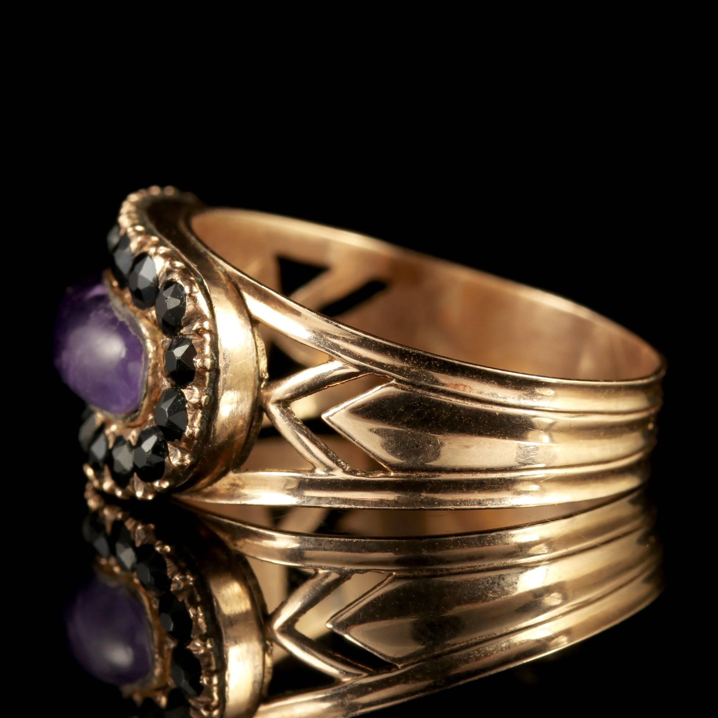 Antique Georgian 18 Carat Gold Amethyst Sapphire Ring, circa 1800 In Excellent Condition In Lancaster, Lancashire