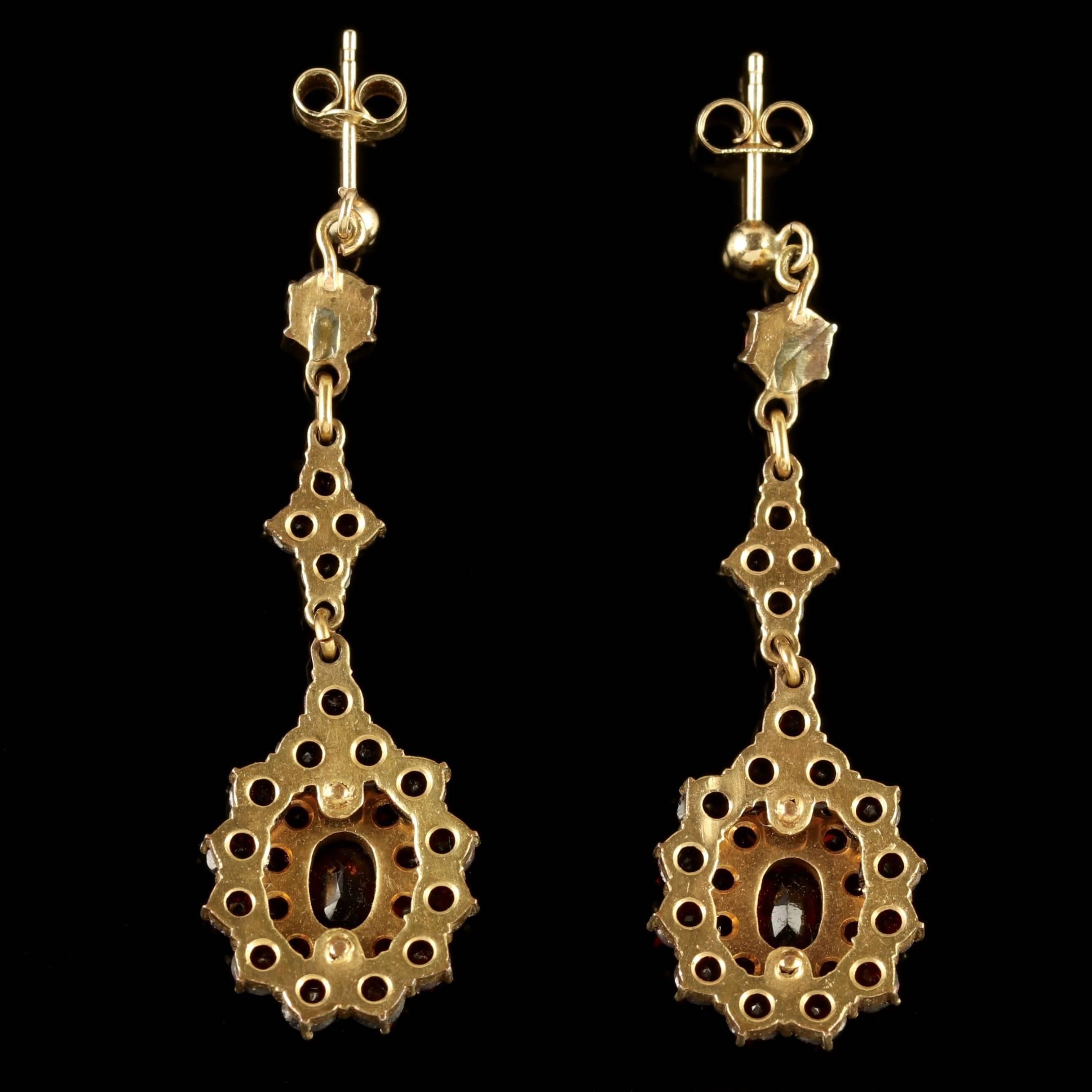Antique Victorian Bohemian Garnet Gold Long Drop Earrings, circa 1900 In Excellent Condition In Lancaster, Lancashire