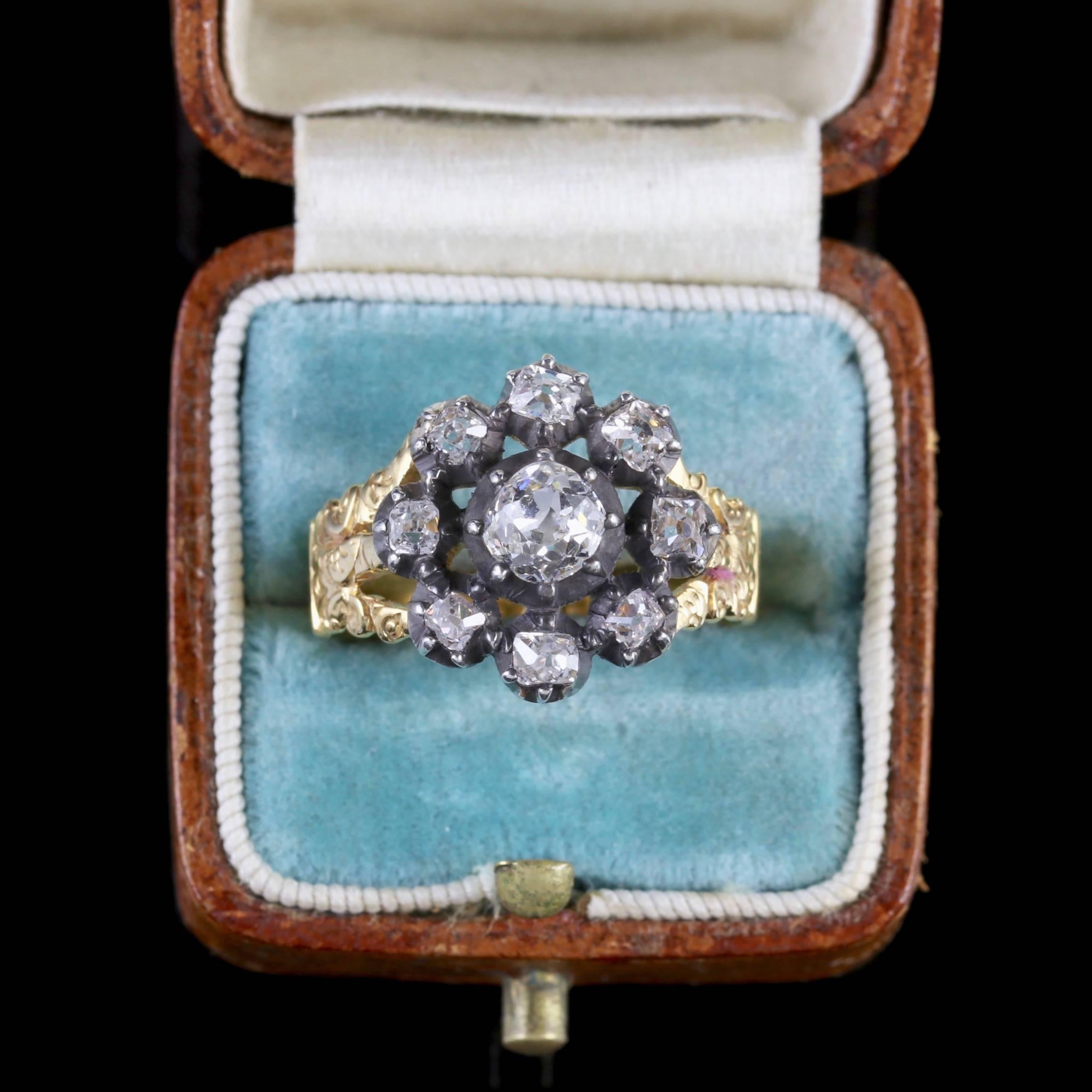 Antique Georgian 18 Carat Gold Diamond Cluster Ring, circa 1780 For Sale 2