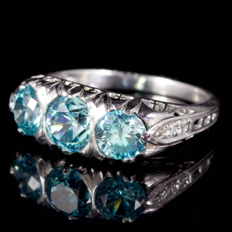Antique Victorian Blue Zircon Diamond Trilogy Ring 9 Carat ... (768 x 768 Pixel)