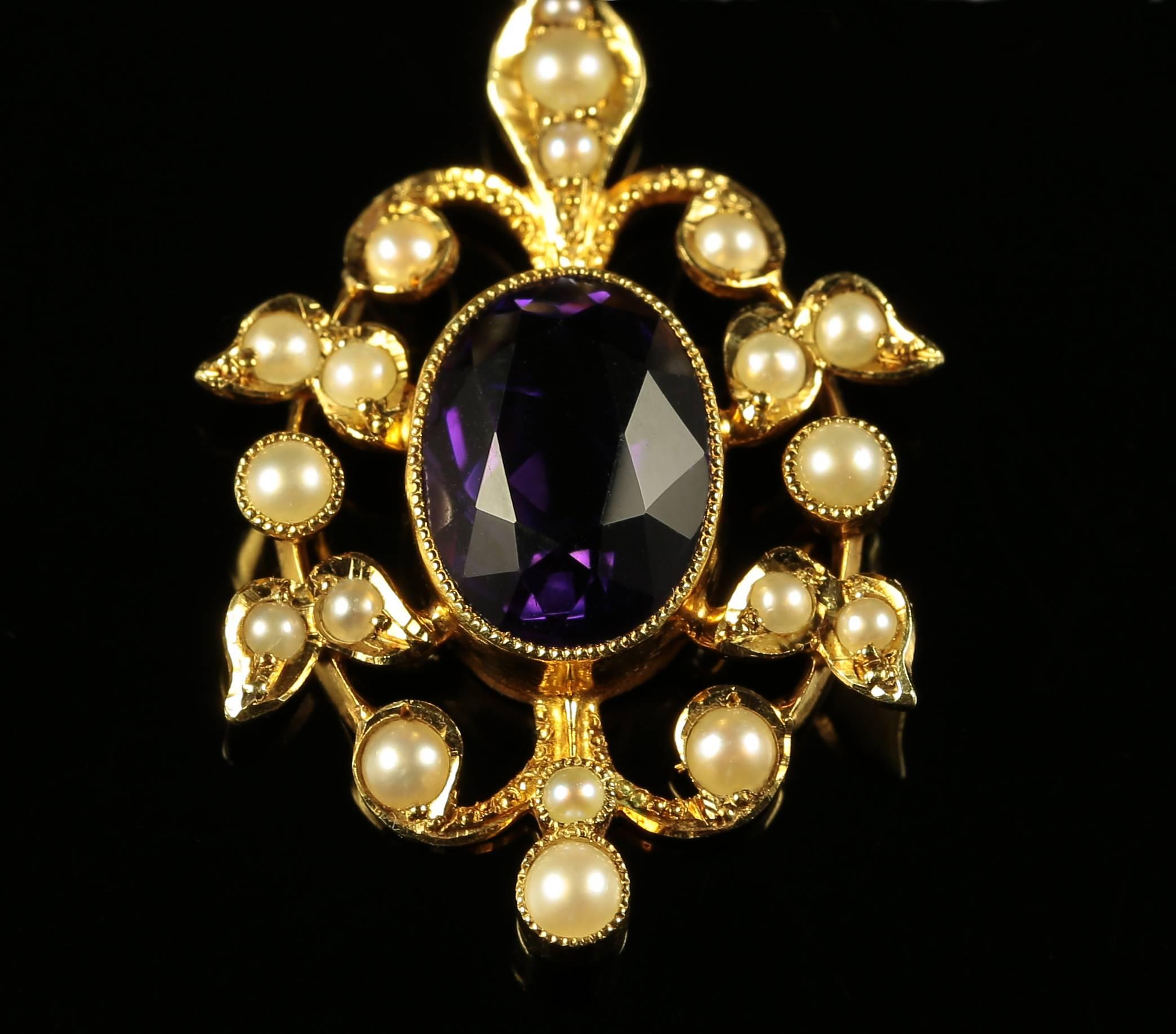 Antique Victorian Amethyst Pearl Necklace 15 Carat Gold Garland Necklace In Excellent Condition For Sale In Lancaster, Lancashire