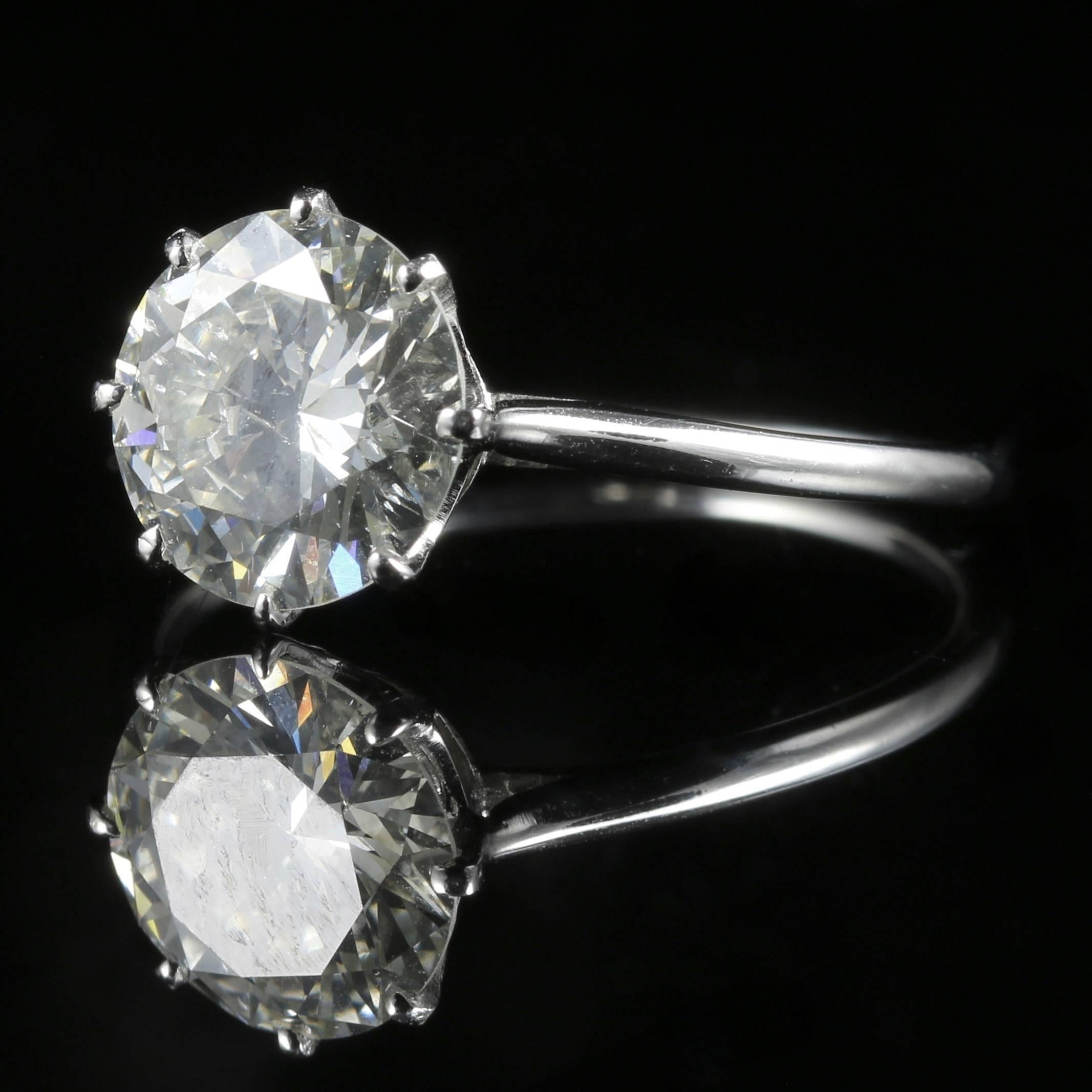 Edwardian Antique Diamond Solitaire Ring 2.30 Carat Platinum Engagement Ring, circa 1910