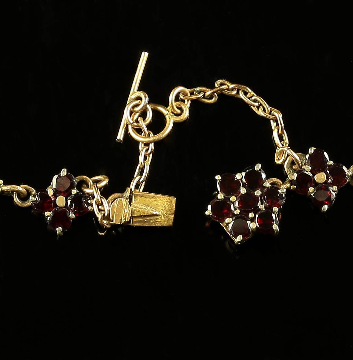 Women's Antique Victorian Garnet Gold Necklace circa 1880