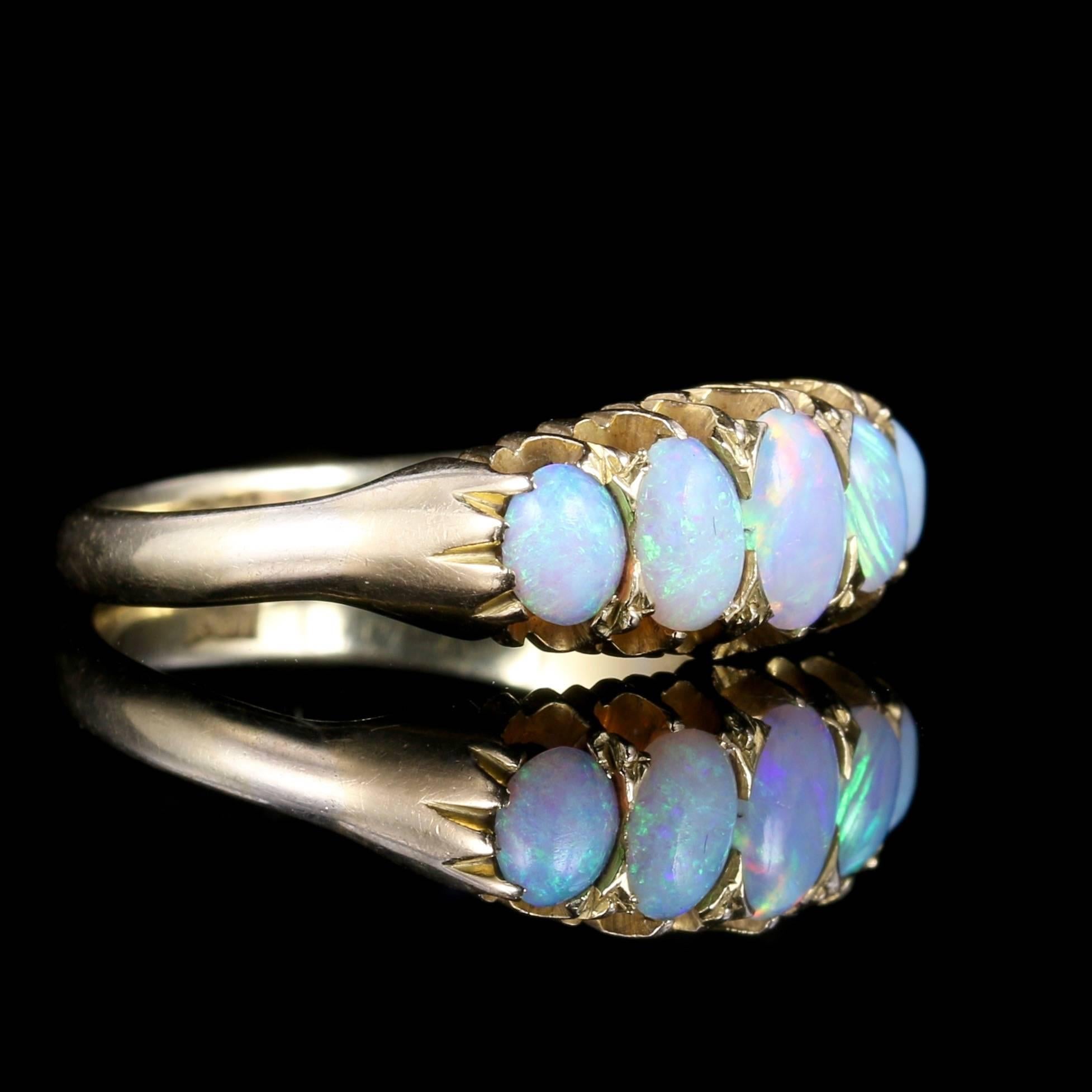 Antique Victorian Opal Five Stone Gold Ring circa 1880 In Excellent Condition In Lancaster, Lancashire