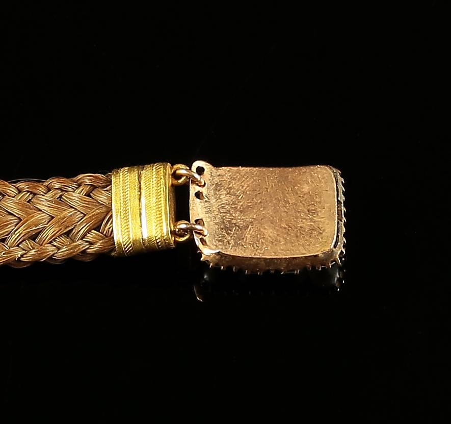 Antique Georgian Gold Mourning Bracelet with Pearl Clasp circa 1800 In Excellent Condition In Lancaster, Lancashire