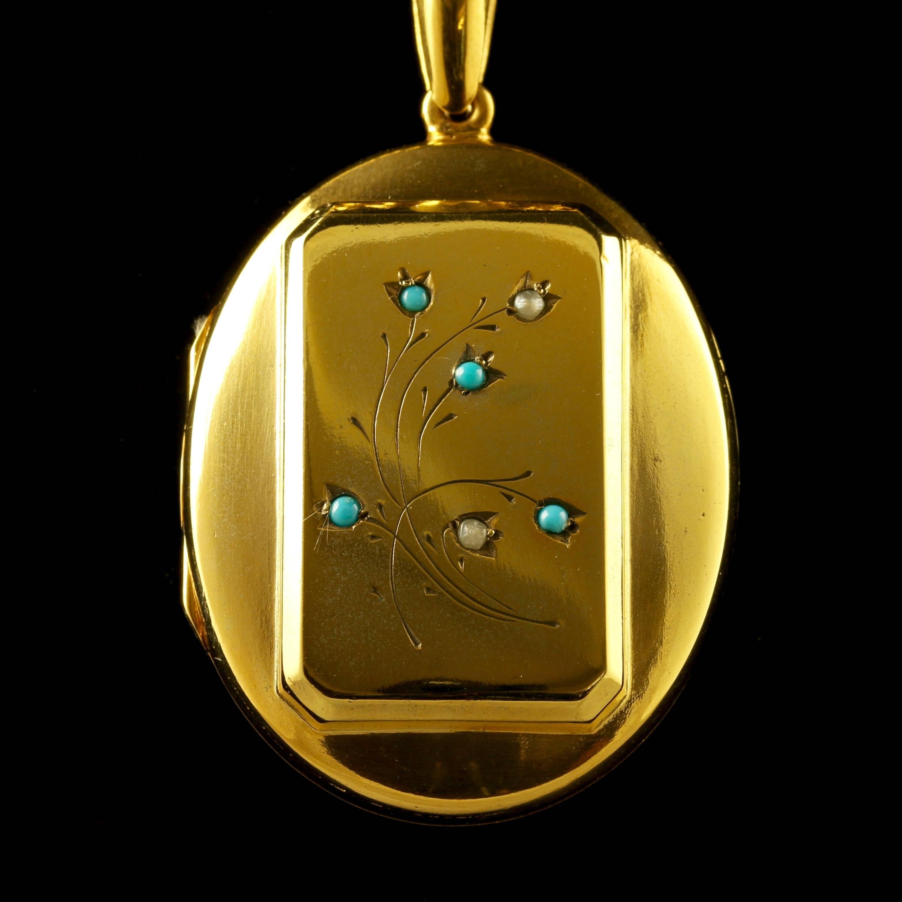 For more details please click continue reading down below...

This wonderful 18ct yellow gold on sterling silver Victorian Collar Locket is marked Birmingham.

This lovely locket and necklace boasts stunning workmanship of its time.

A fabulous gold