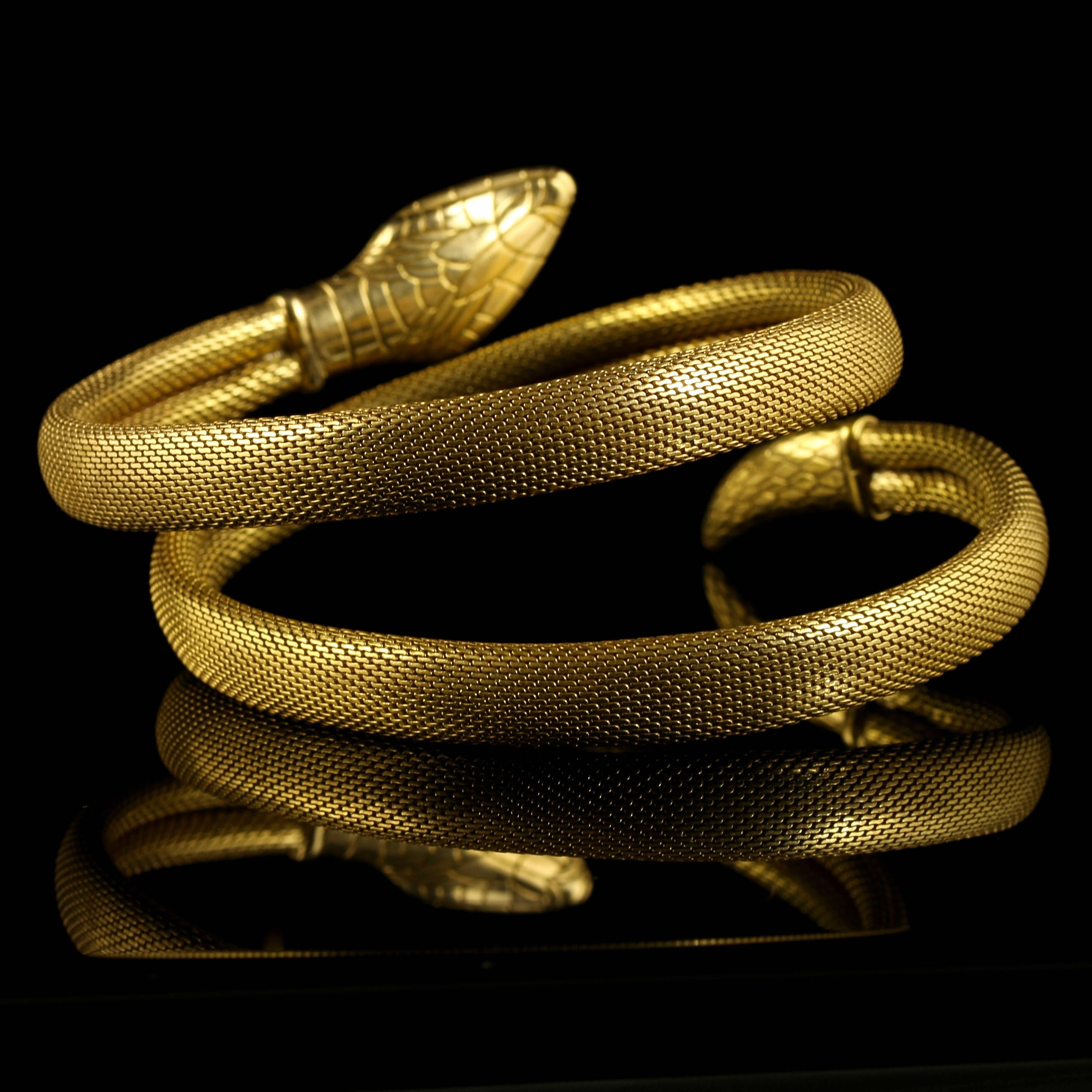 Antique Victorian Serpent Coiled Bangle Bracelet In Excellent Condition For Sale In Lancaster, Lancashire