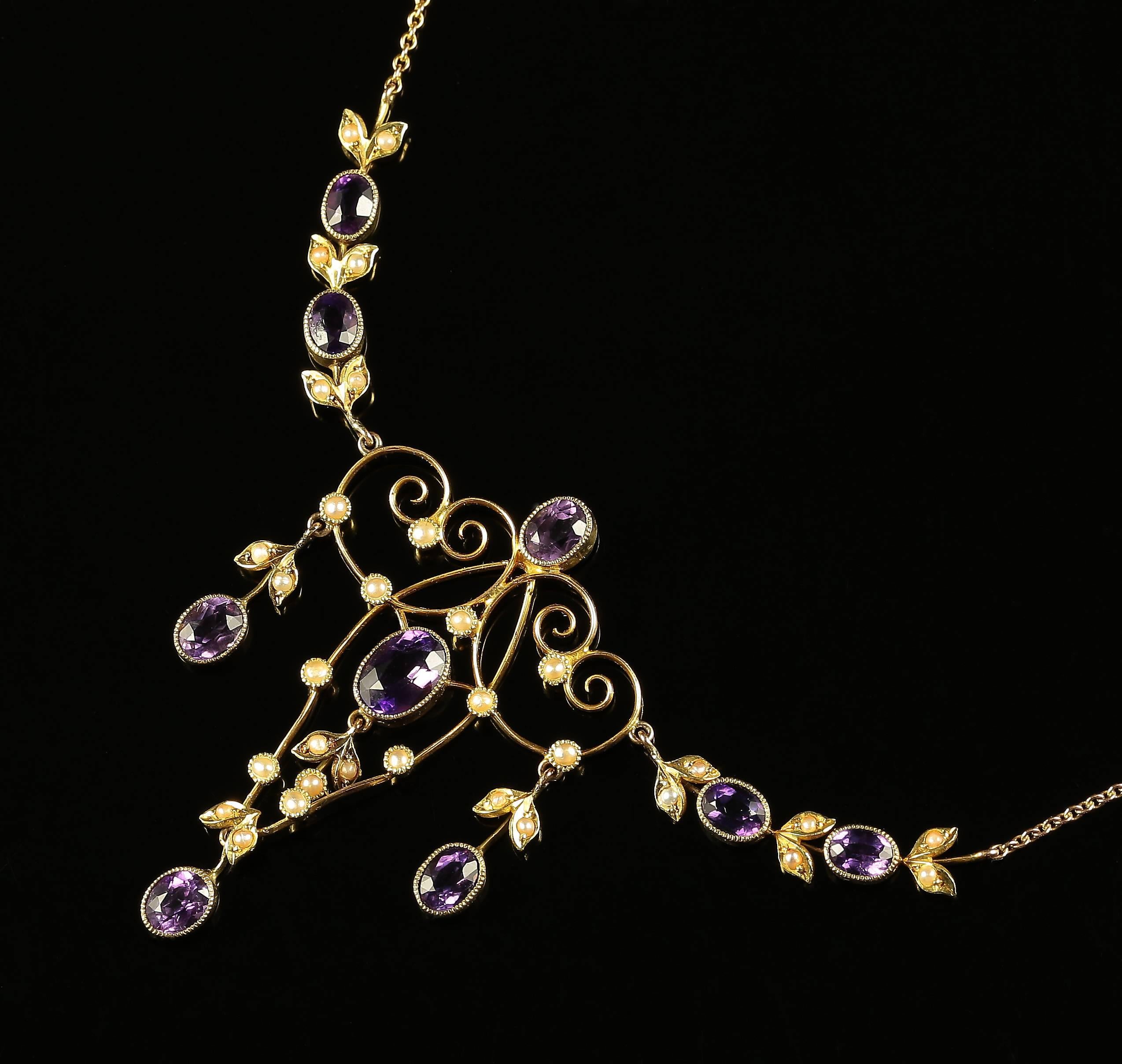Antique Edwardian Amethyst Pearl Gold Garland Necklace  In Excellent Condition In Lancaster, Lancashire