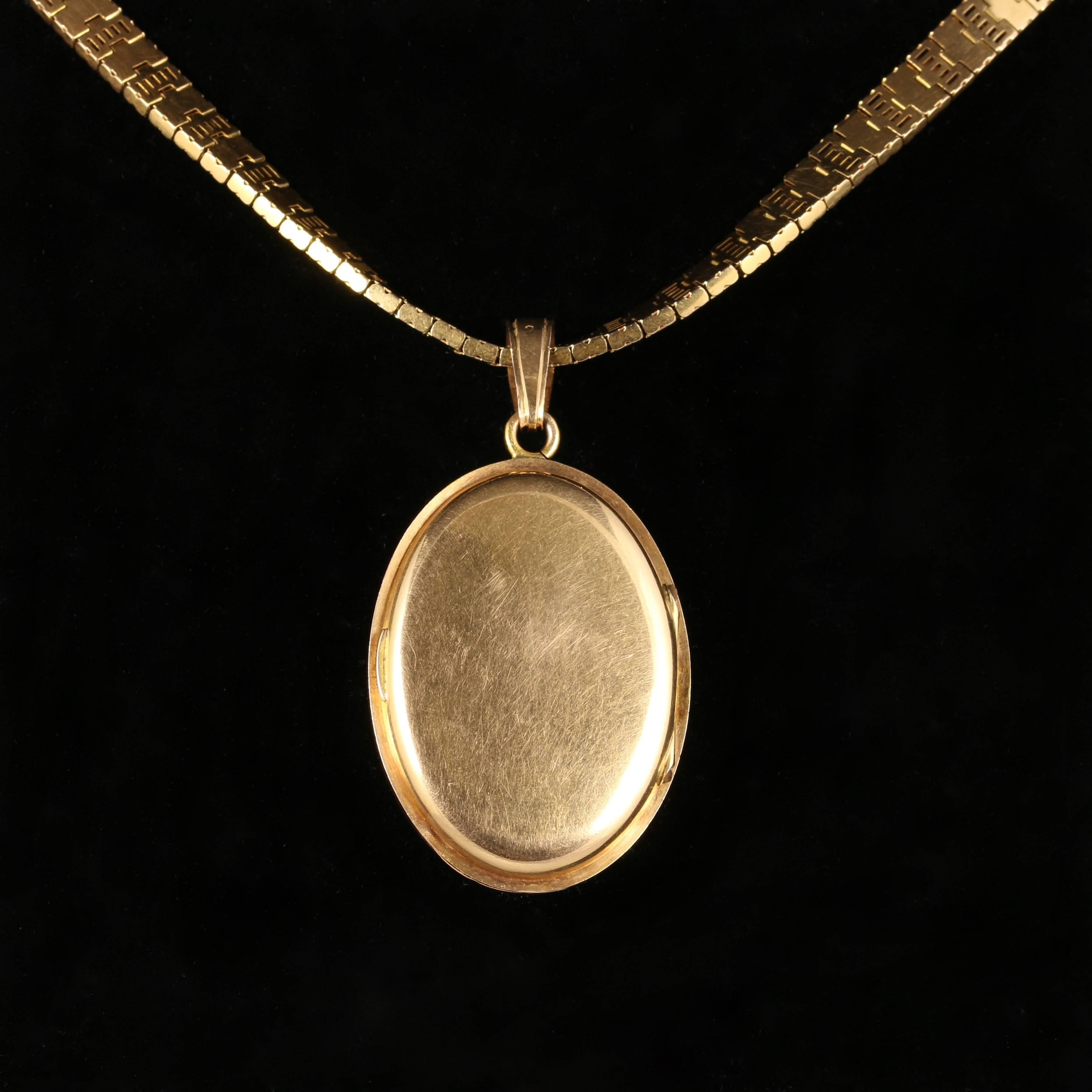 French Gold Collar and Diamond Locket 18 Carat Gold Encrusted, 1950 4