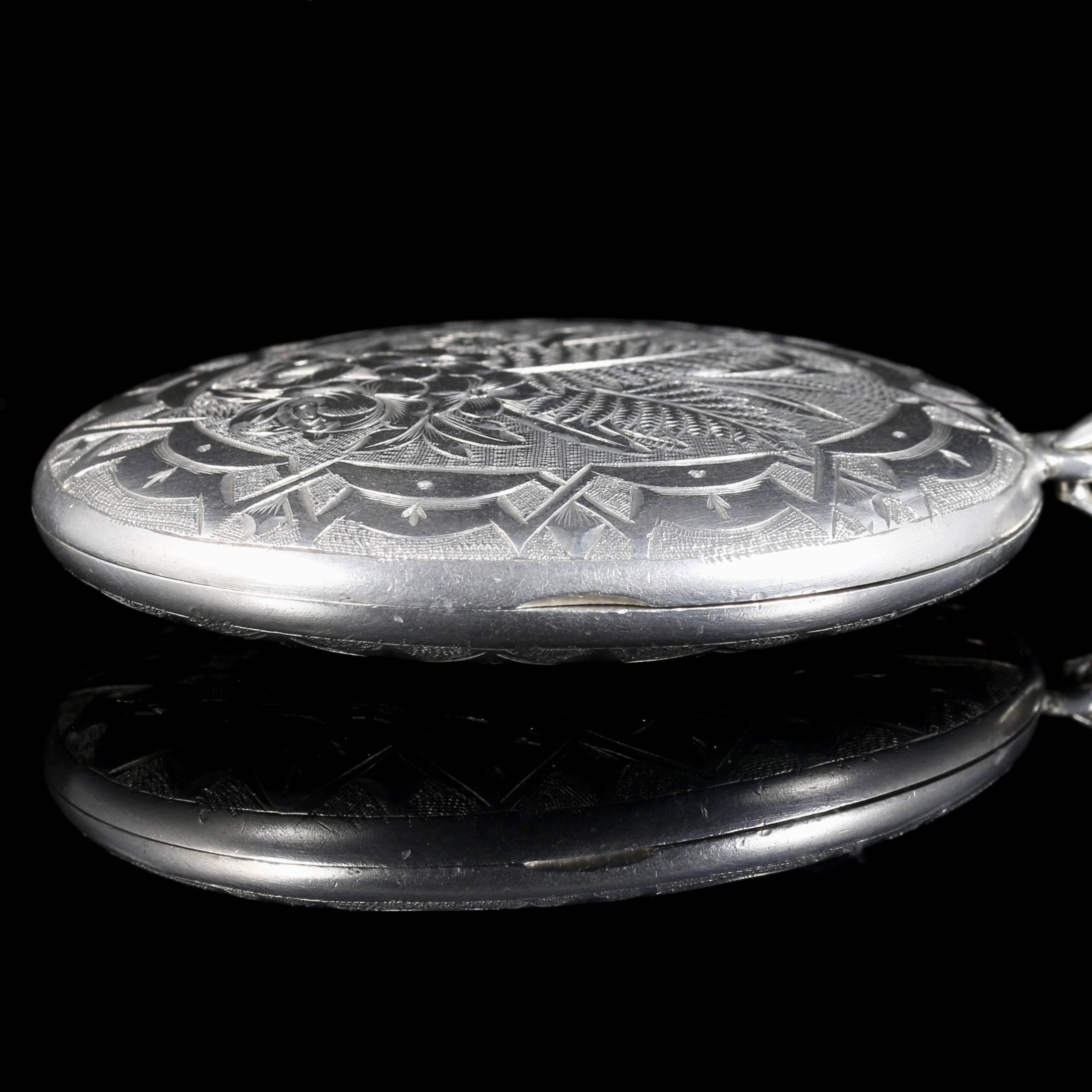 Antique Victorian Silver Locket Engraved, circa 1880 In Excellent Condition In Lancaster, Lancashire