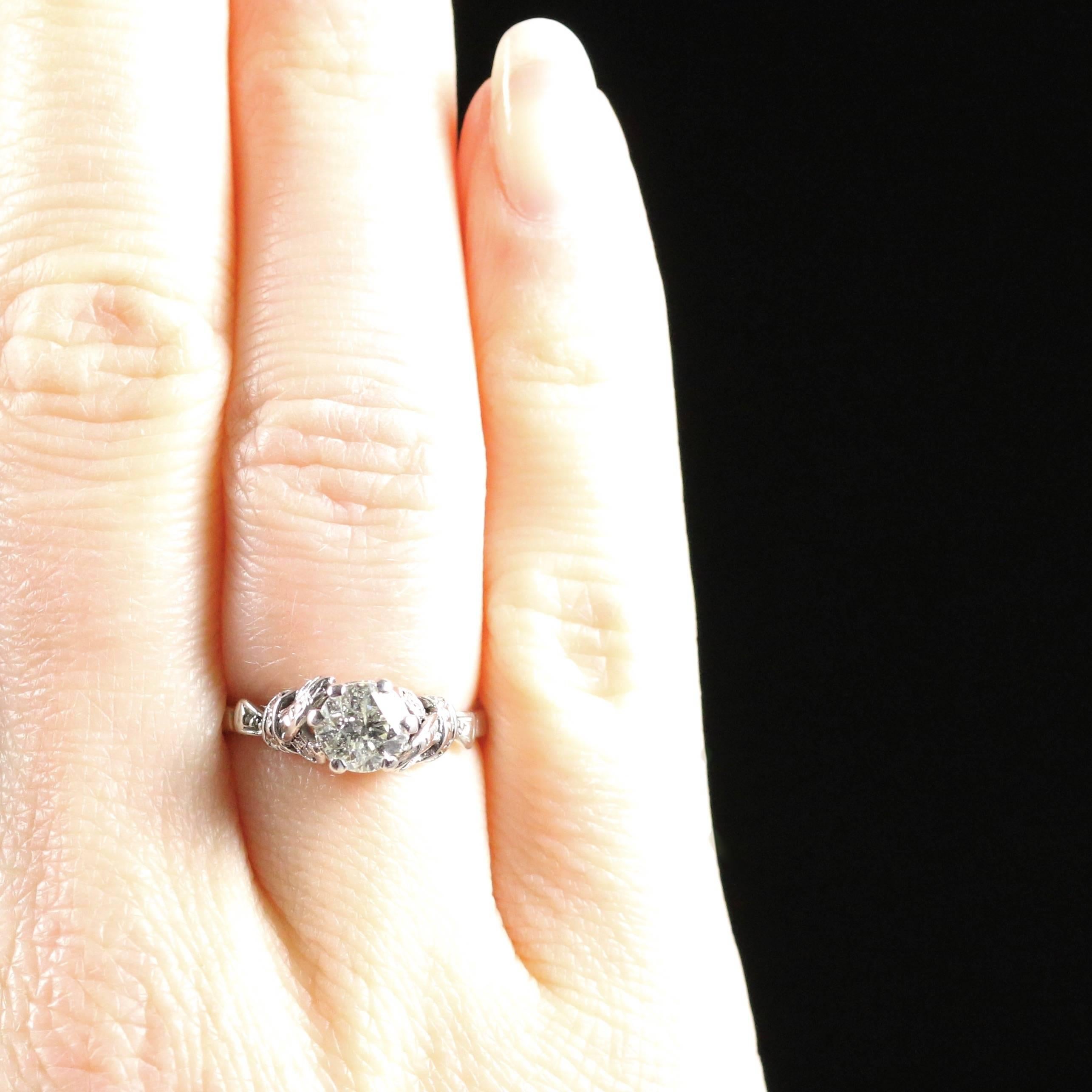 Antique Edwardian Diamond Solitaire Engagement Ring, circa 1915 For Sale 3