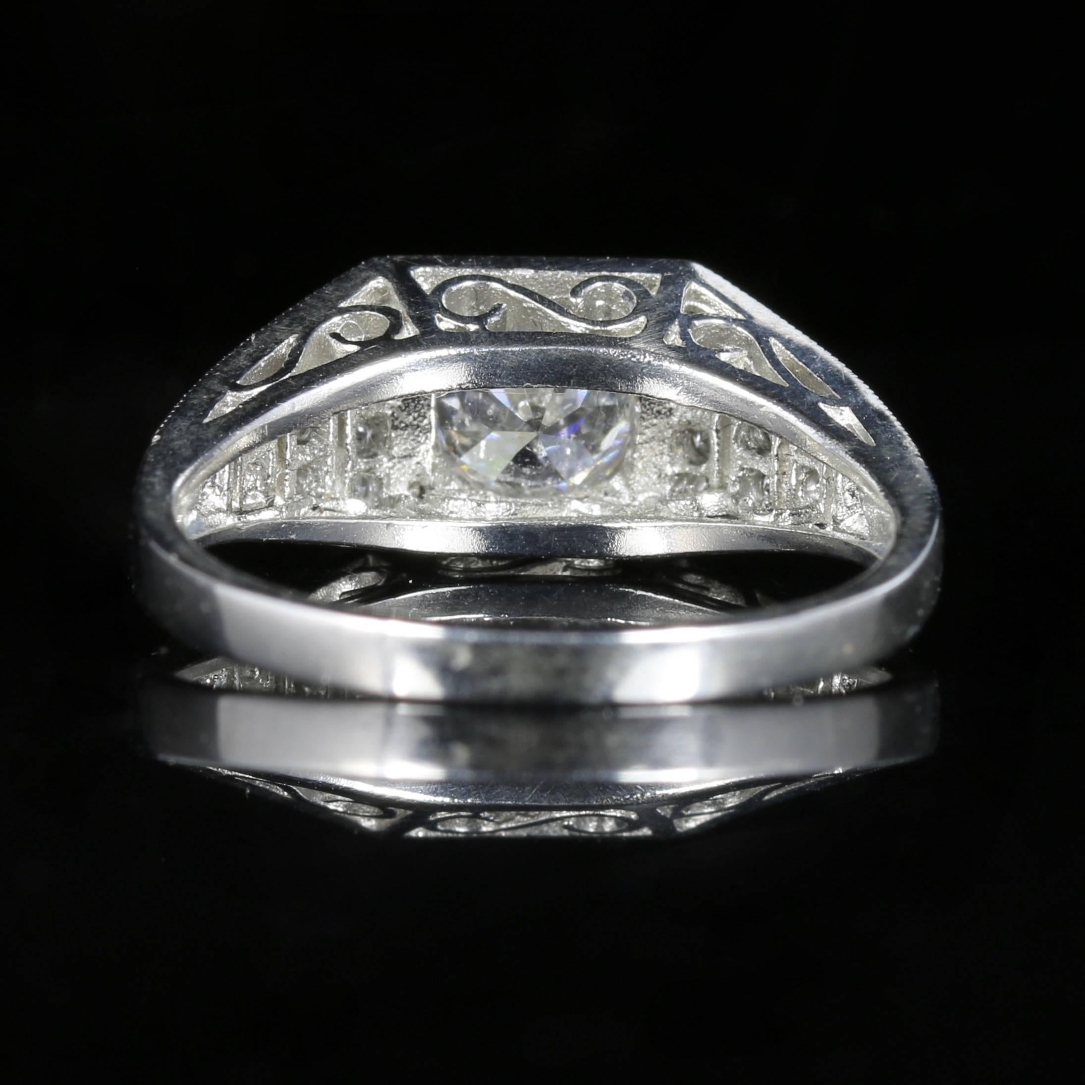 Antique Art Deco Diamond Engagement Ring Platinum, circa 1920 In Excellent Condition In Lancaster, Lancashire