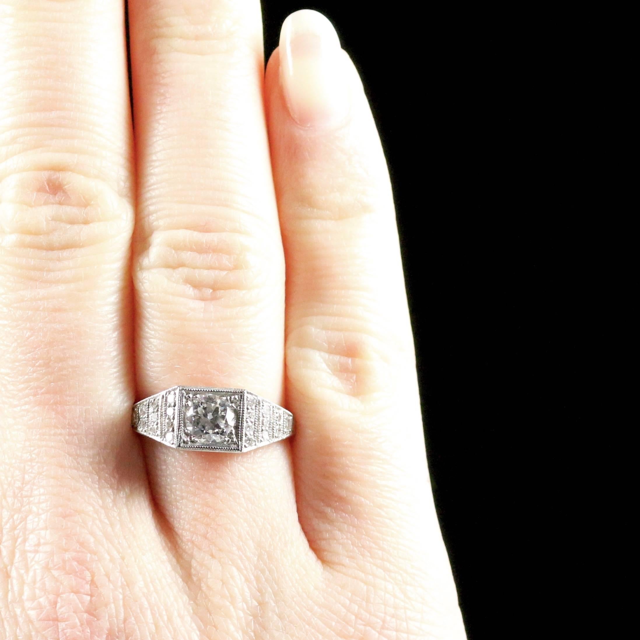 Antique Art Deco Diamond Engagement Ring Platinum, circa 1920 2