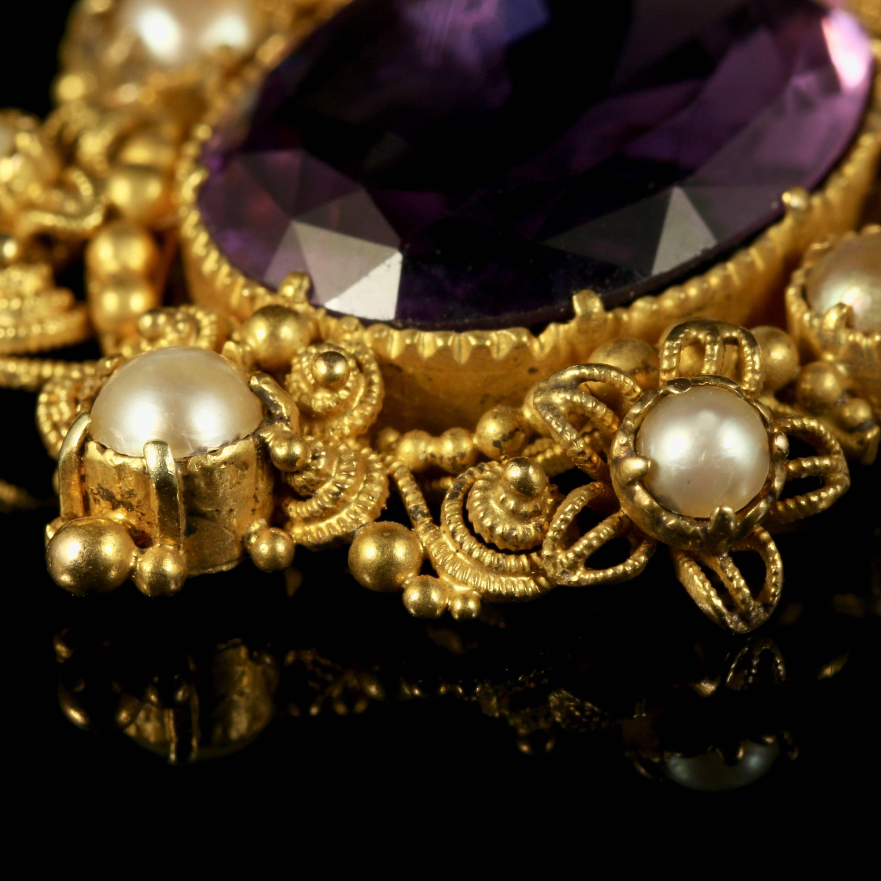 Antique Georgian Amethyst Pearl Gold Pendant, circa 1800 In Excellent Condition In Lancaster, Lancashire