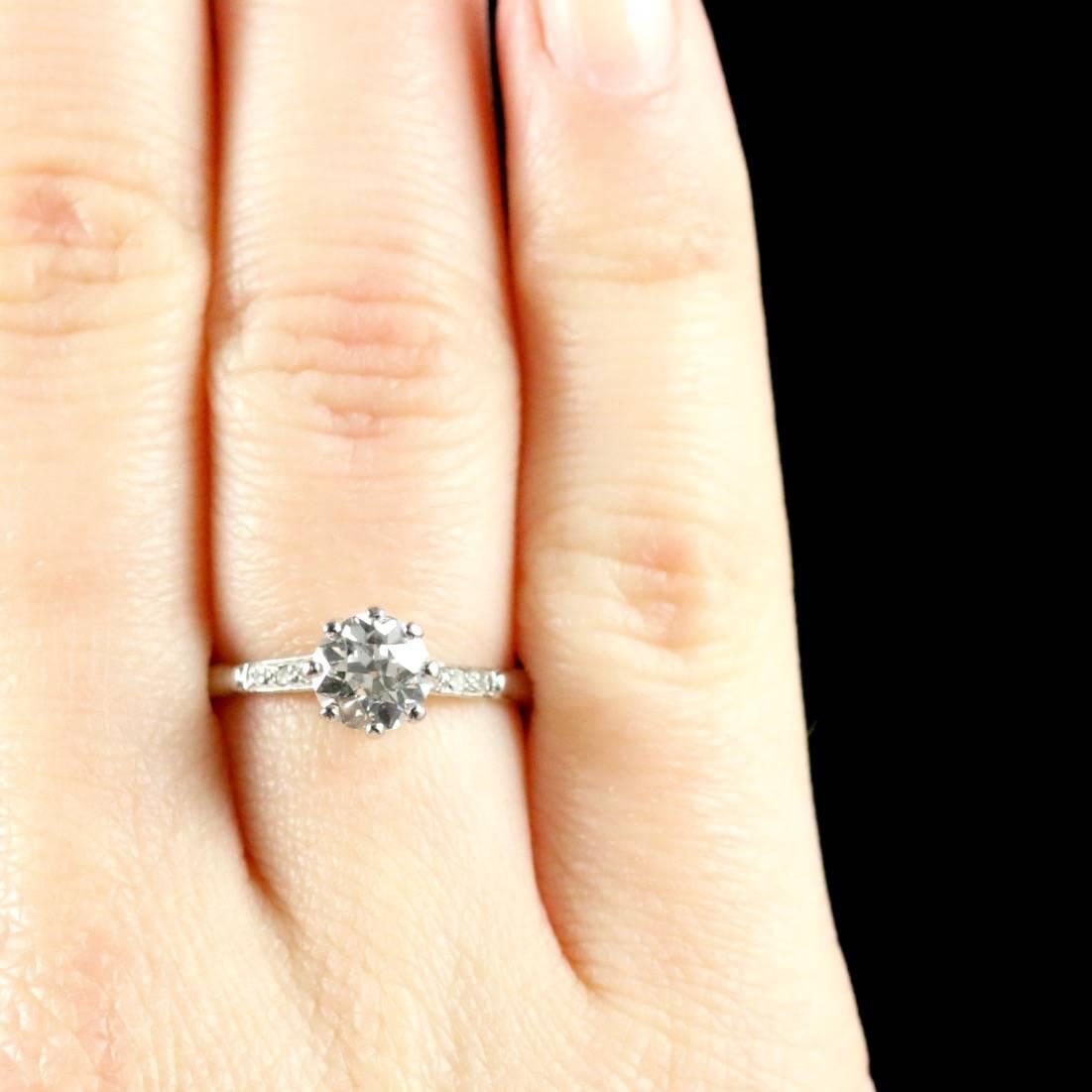 Antique Edwardian 1.30 Carat Diamond Platinum Engagement Ring For Sale 3