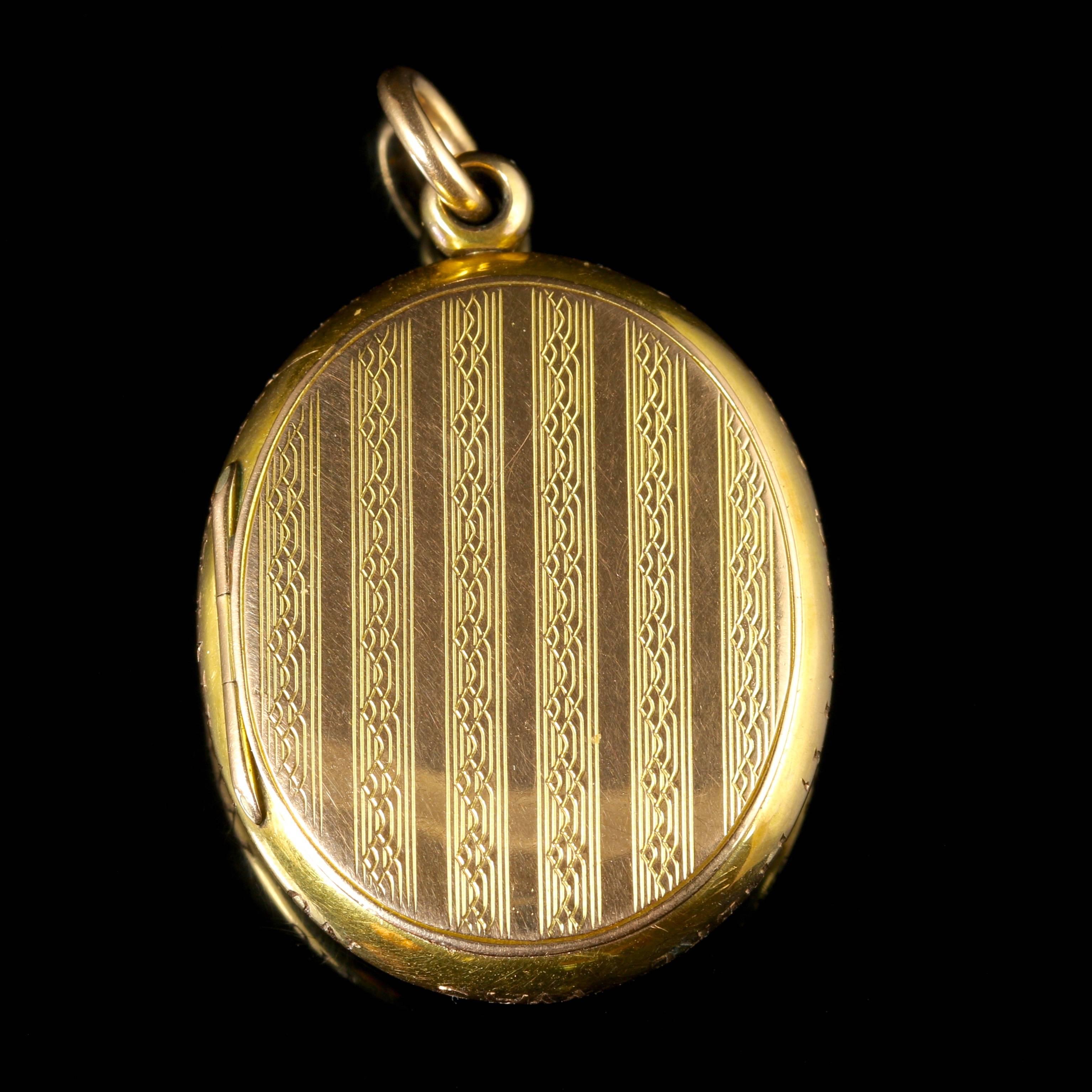 Antique Victorian Gold, circa 1900 Family Locket For Sale 5