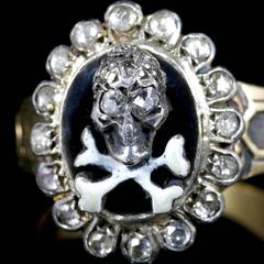 Modern Memento Mori Diamond Skull Cross Bone Diamond Ring 18 Carat Gold