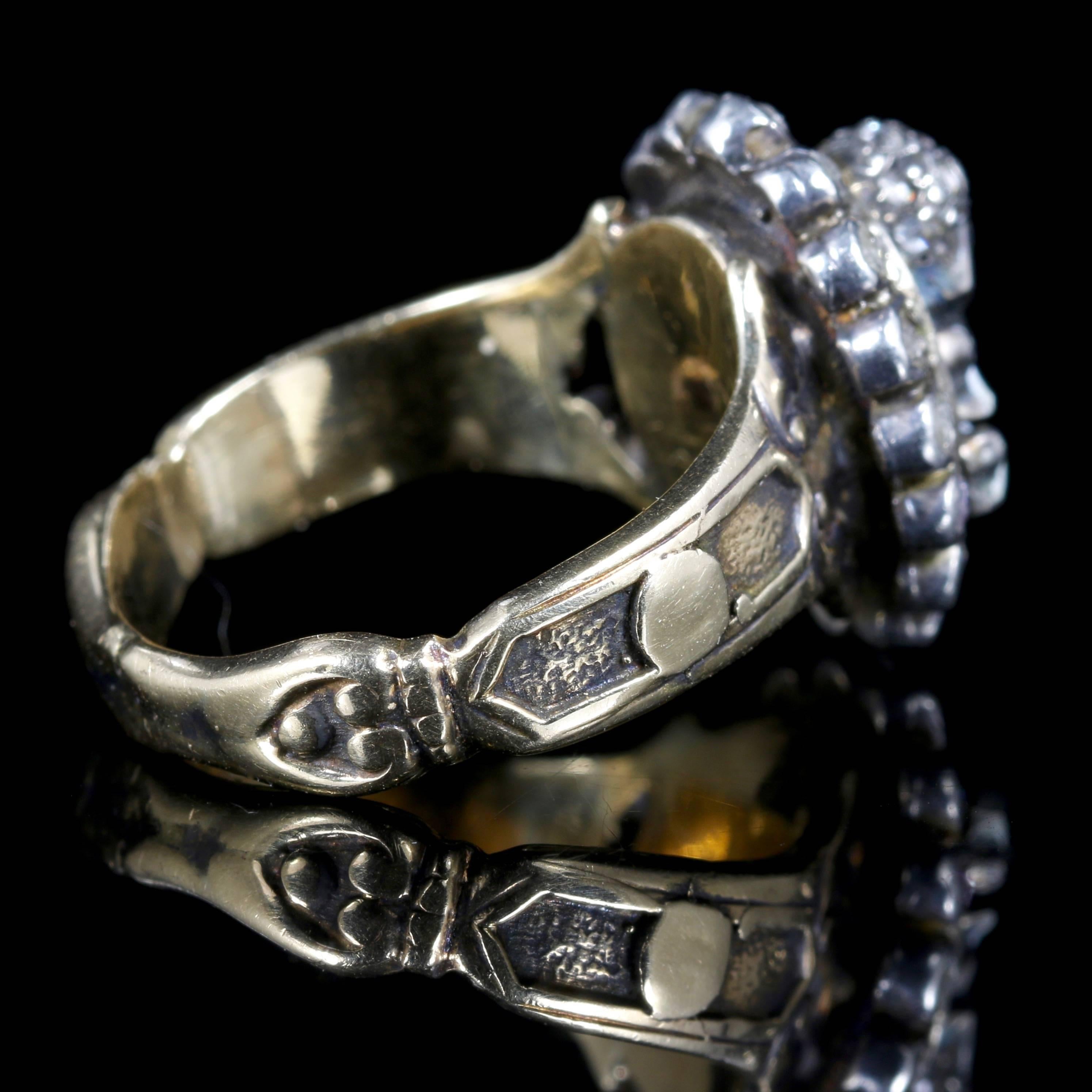 Modern Memento Mori Diamond Skull Cross Bone Diamond Ring 18 Carat Gold 1