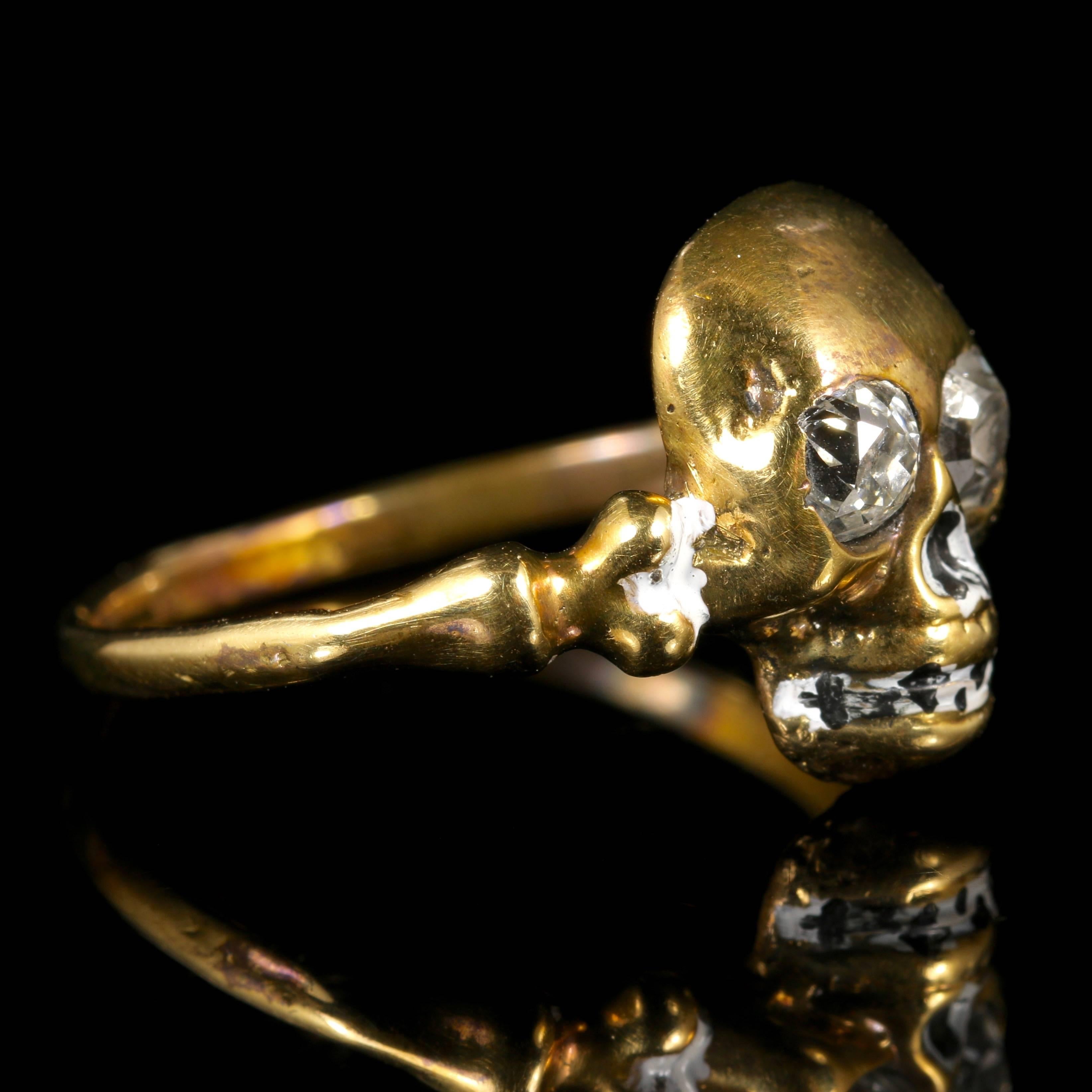 Women's or Men's Memento Mori Diamond Skull Diamond Ring 18 Carat Gold