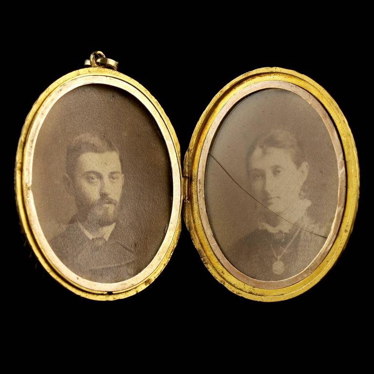 Antique Victorian 18 Carat Gold Locket Large Locket at 1stdibs