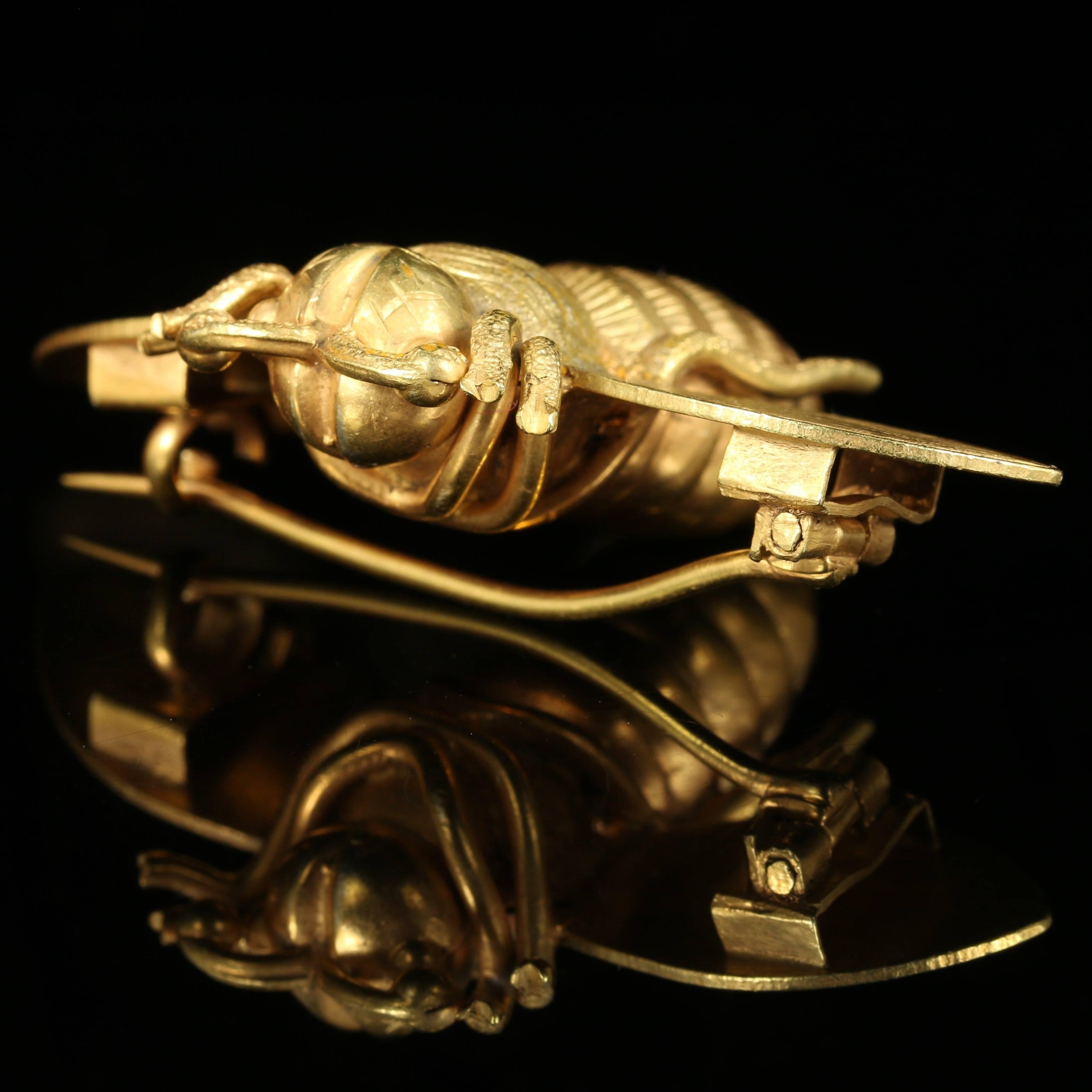 Antique Victorian Large Gold Bumble Bee Brooch In Excellent Condition In Lancaster, Lancashire