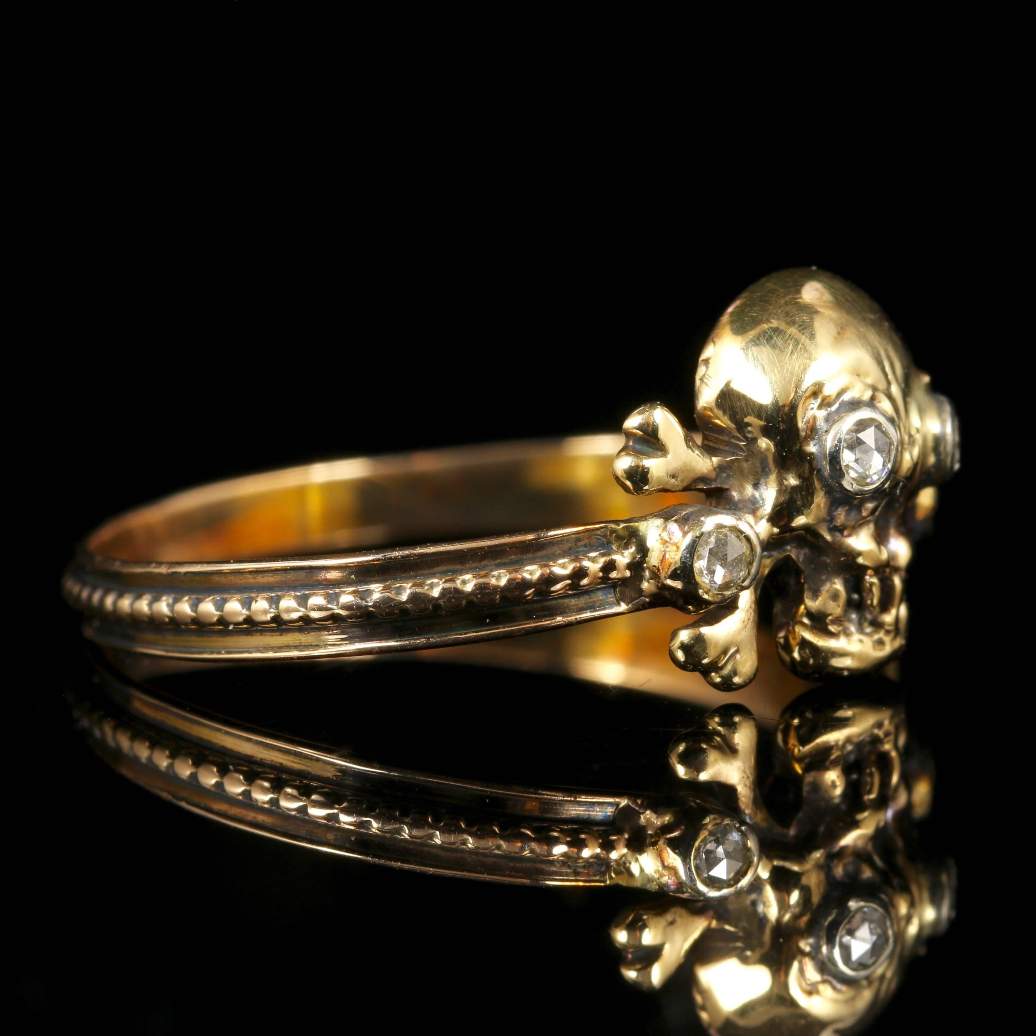 Memento Mori Skull Cross Bone Diamond Ring 18 Carat Gold In Excellent Condition In Lancaster, Lancashire